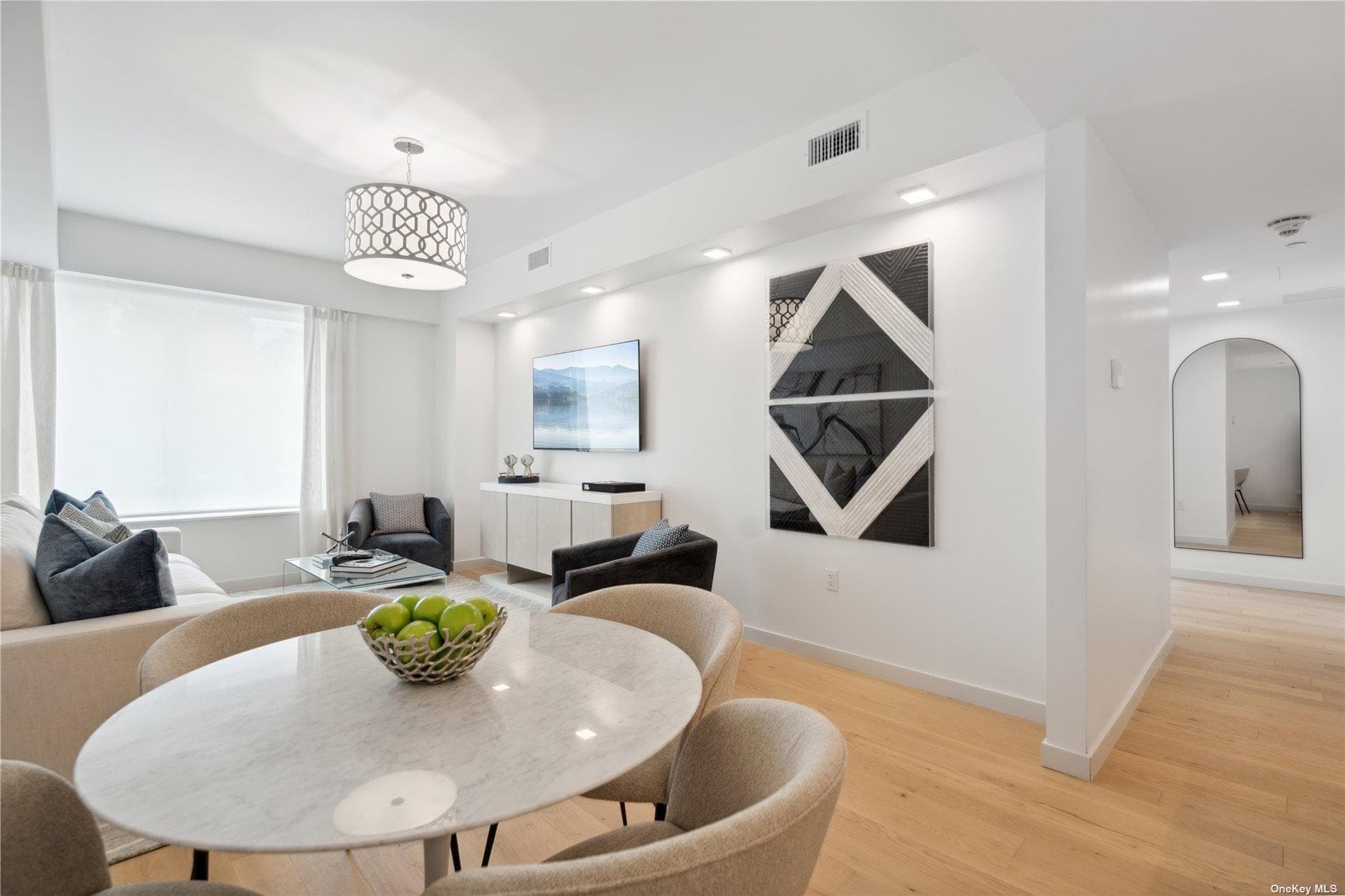 218 Middle Neck Road Unit: 205 thumbnail 13