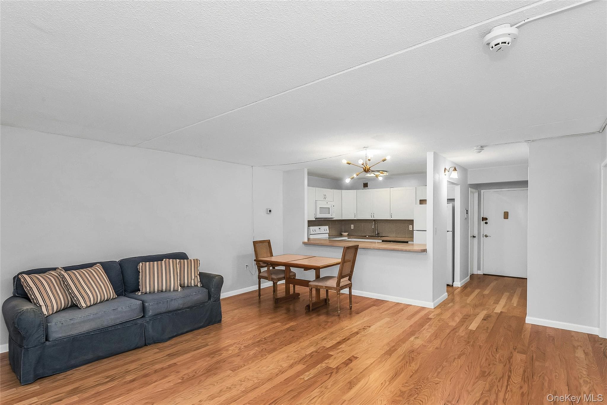 800 Willis Avenue Unit: 105 thumbnail 5