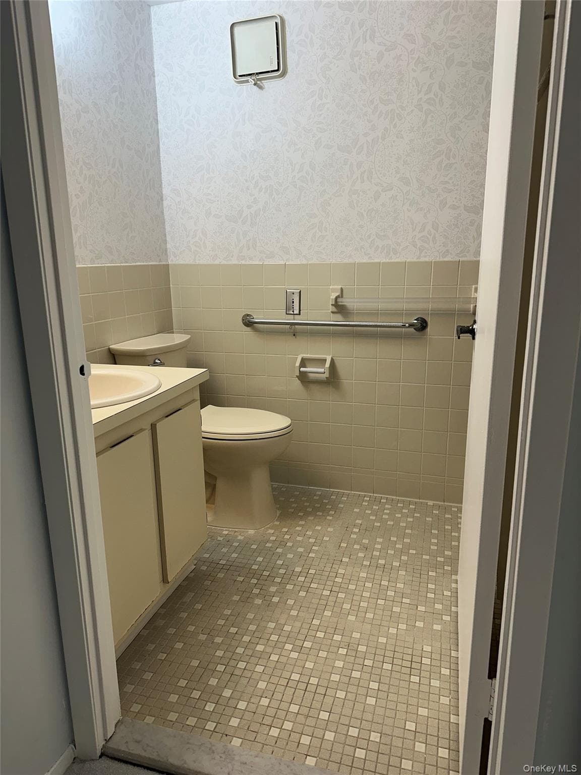 800 Willis Avenue Unit: 105 thumbnail 13