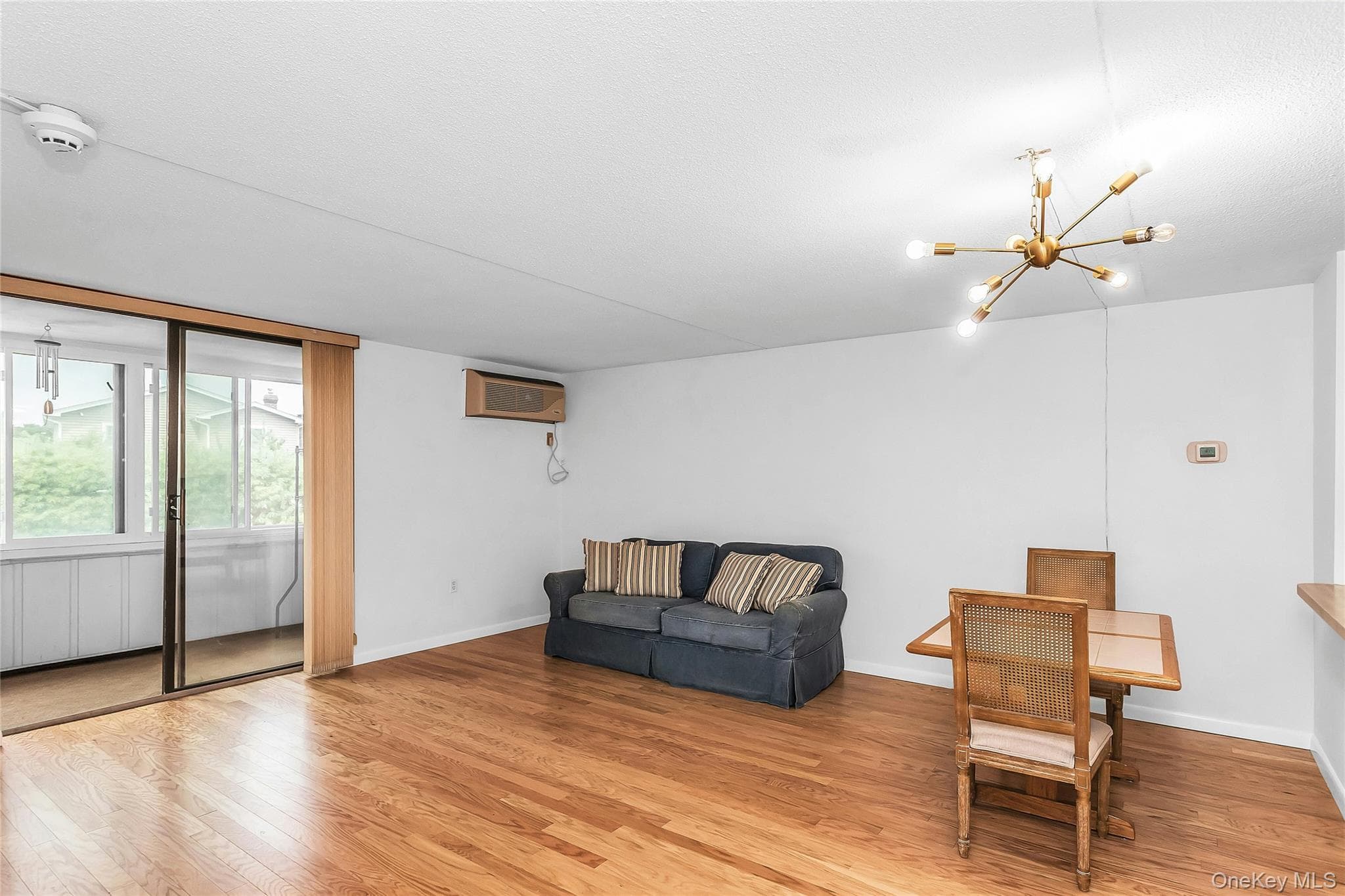 800 Willis Avenue Unit: 105 thumbnail 4