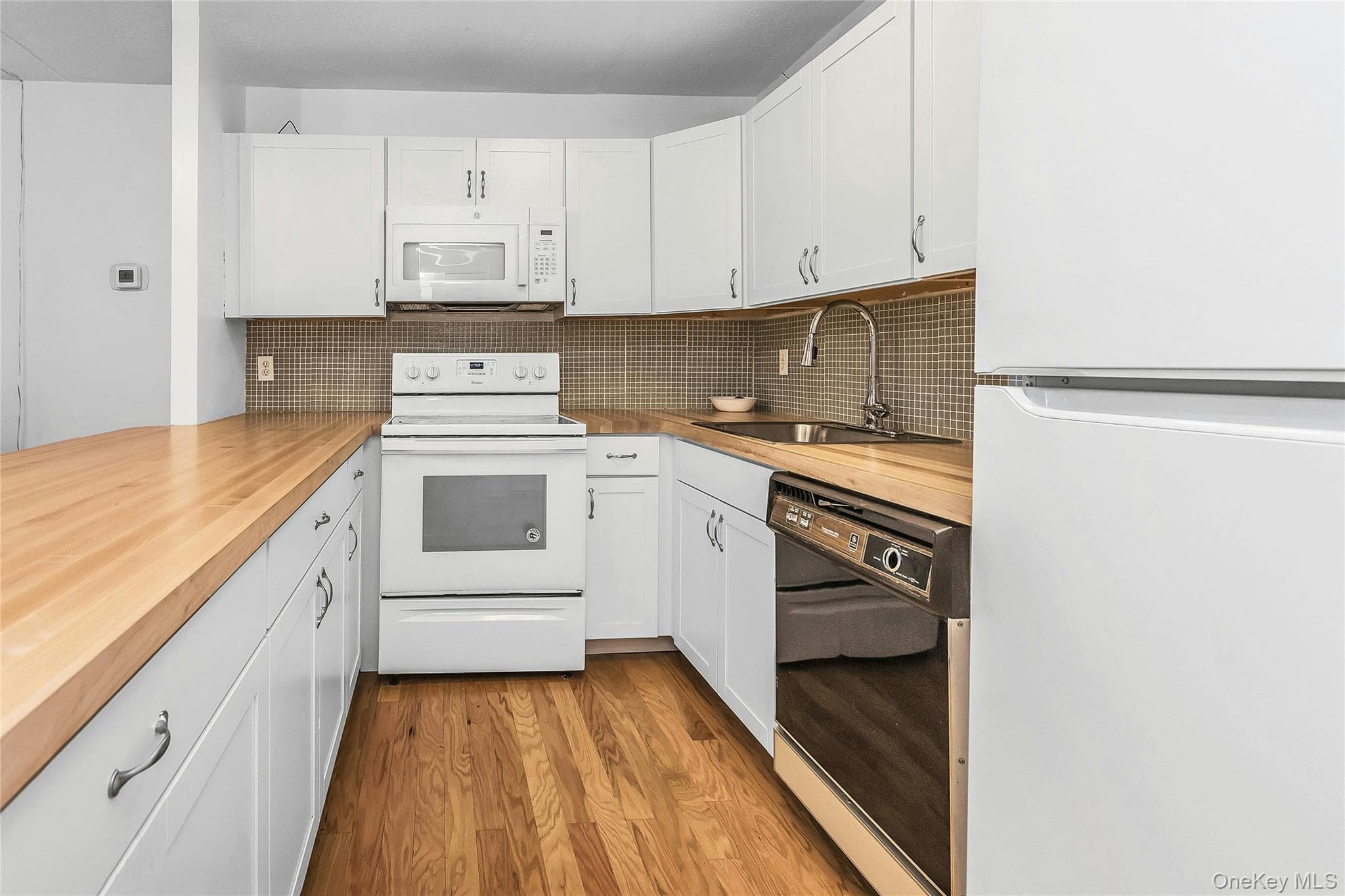800 Willis Avenue Unit: 105 thumbnail 8