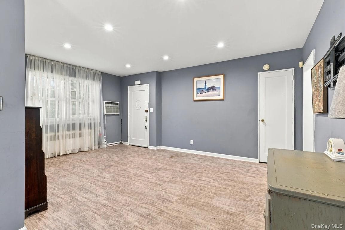 249-33 60th Avenue Unit: LOWER thumbnail 16