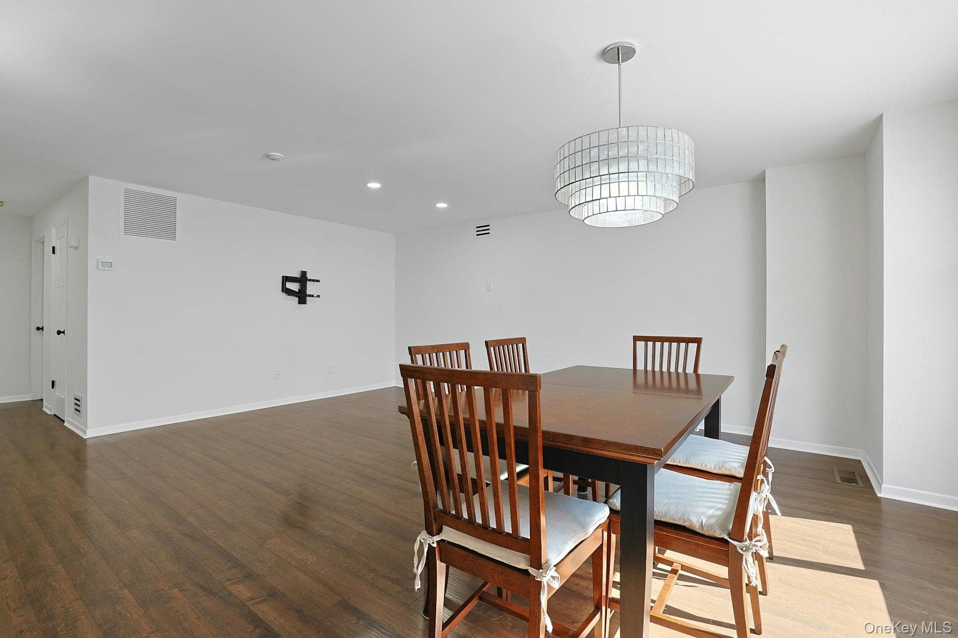 13 James Court thumbnail 10