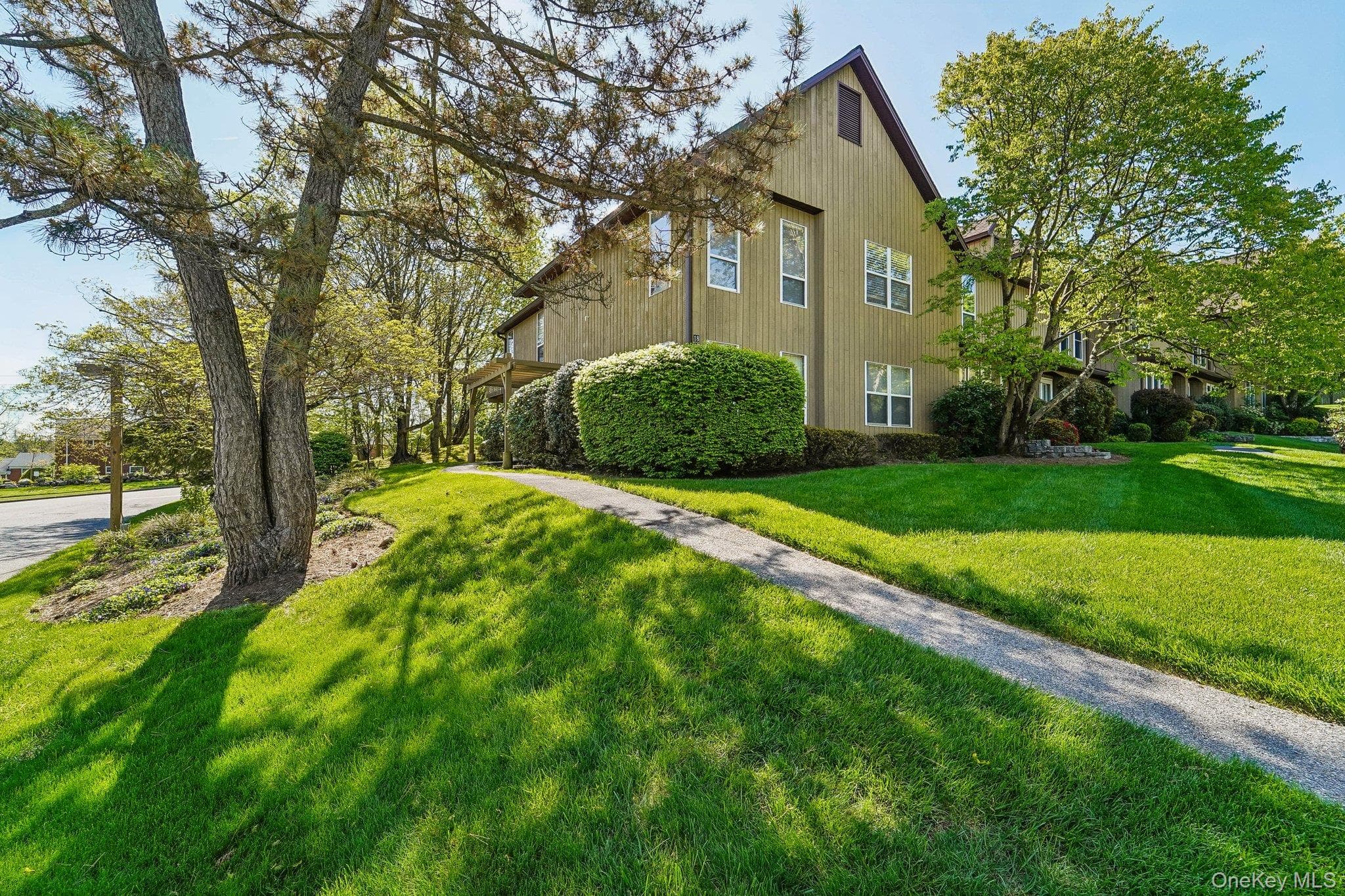 18 Brooke Hollow Lane, Peekskill