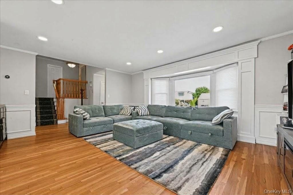 698 Edgewood Drive thumbnail 13