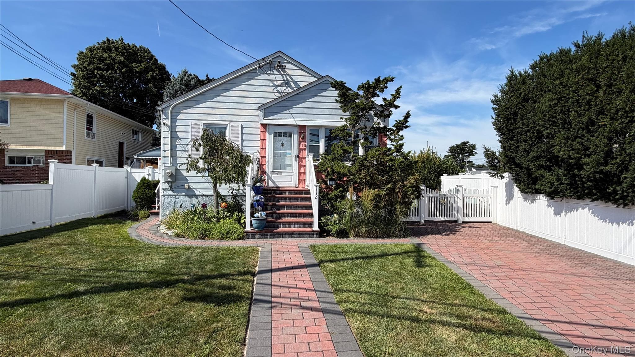 112 Morgan Street ST, Hicksville