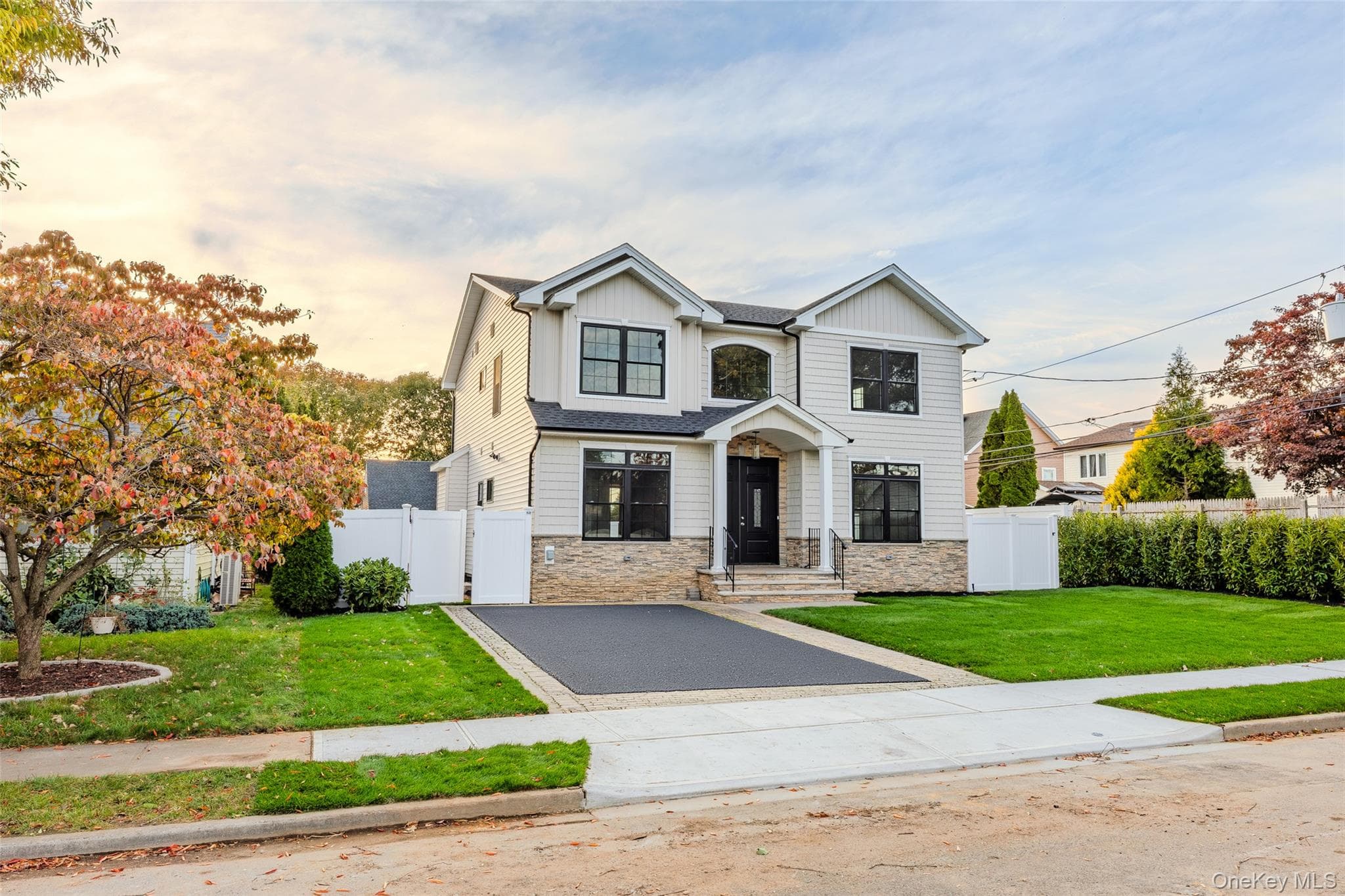 30 Briggs Street, Hicksville