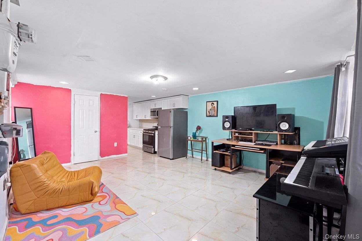 212 Bradford Street thumbnail 17
