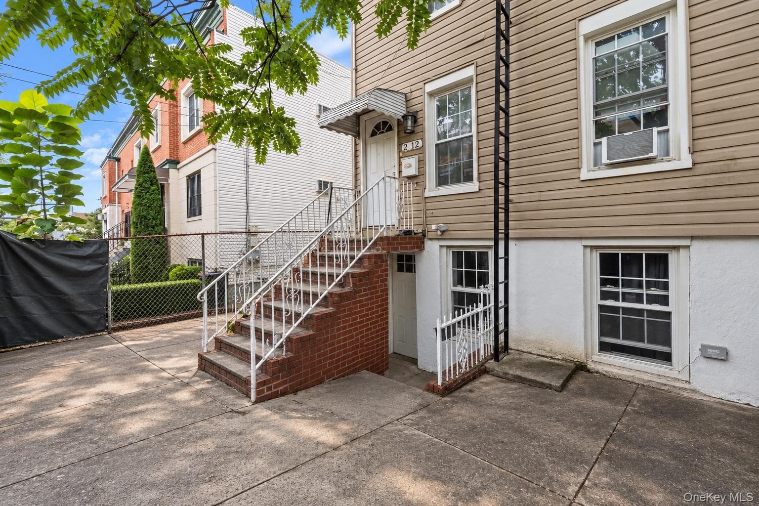 212 Bradford Street thumbnail 7