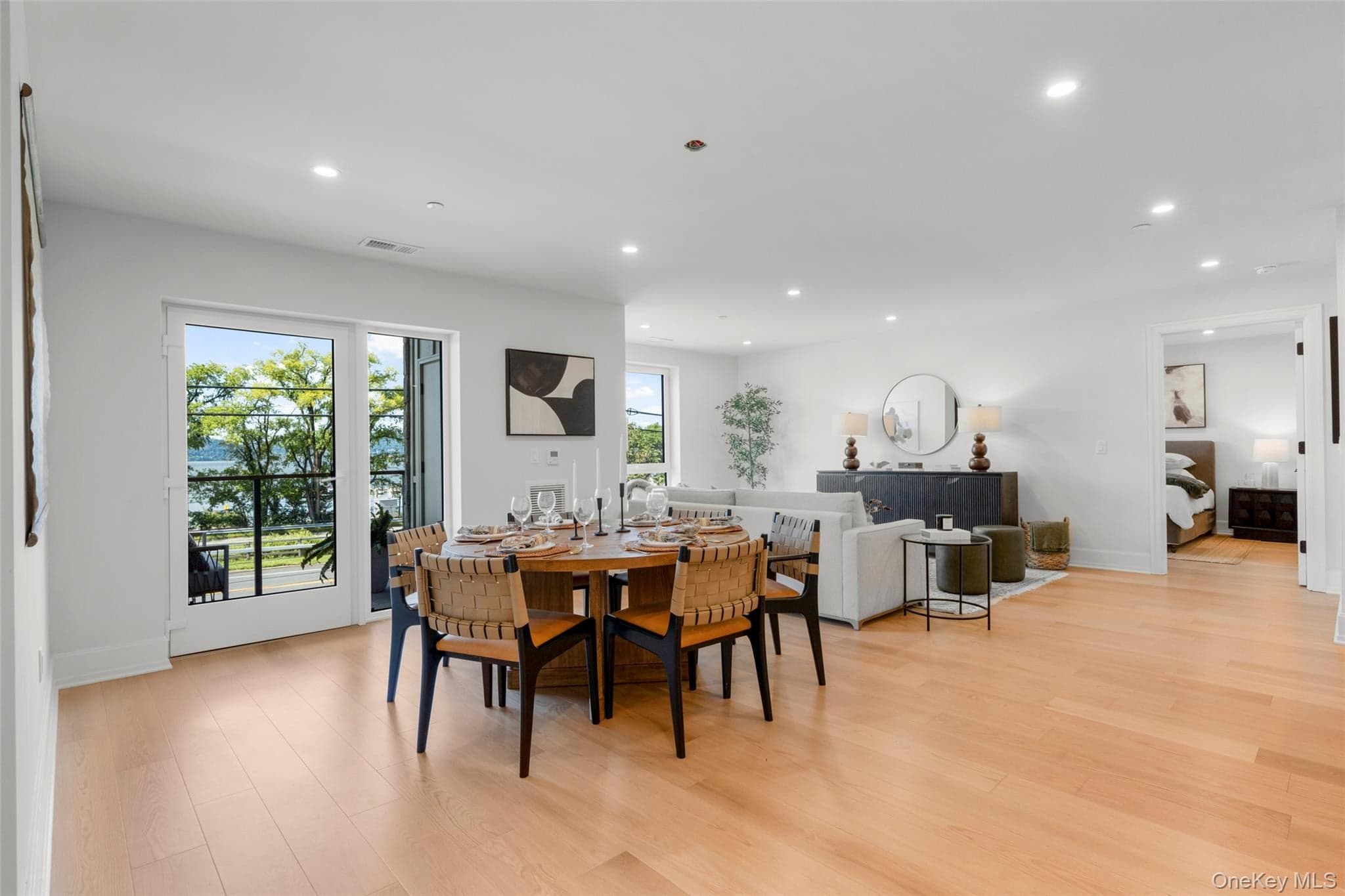 25 S Riverside Avenue Unit: 211 thumbnail 5
