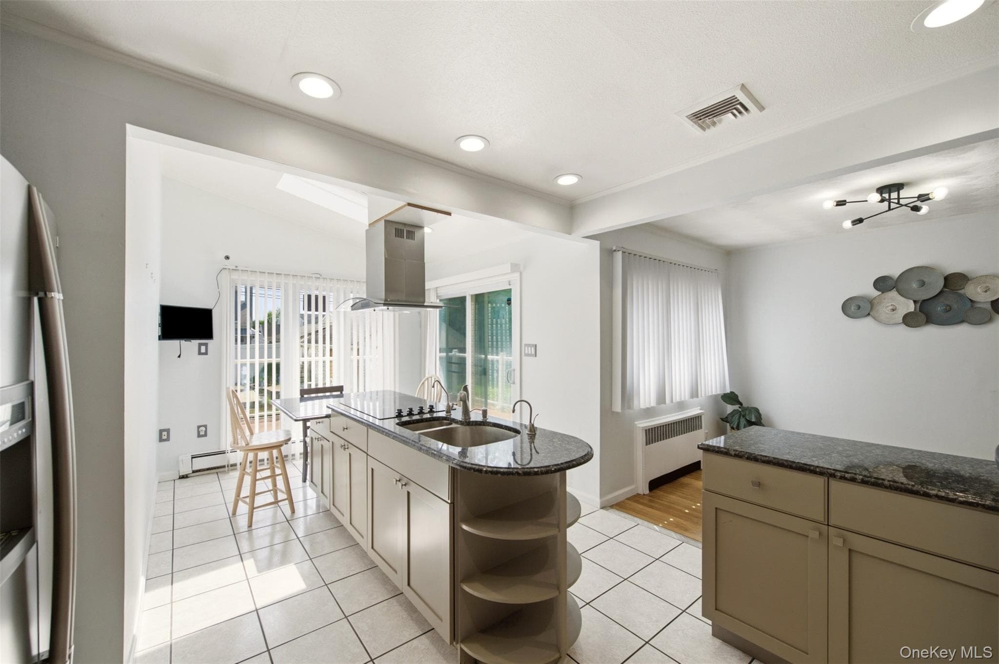160 Clearmeadow Drive thumbnail 4