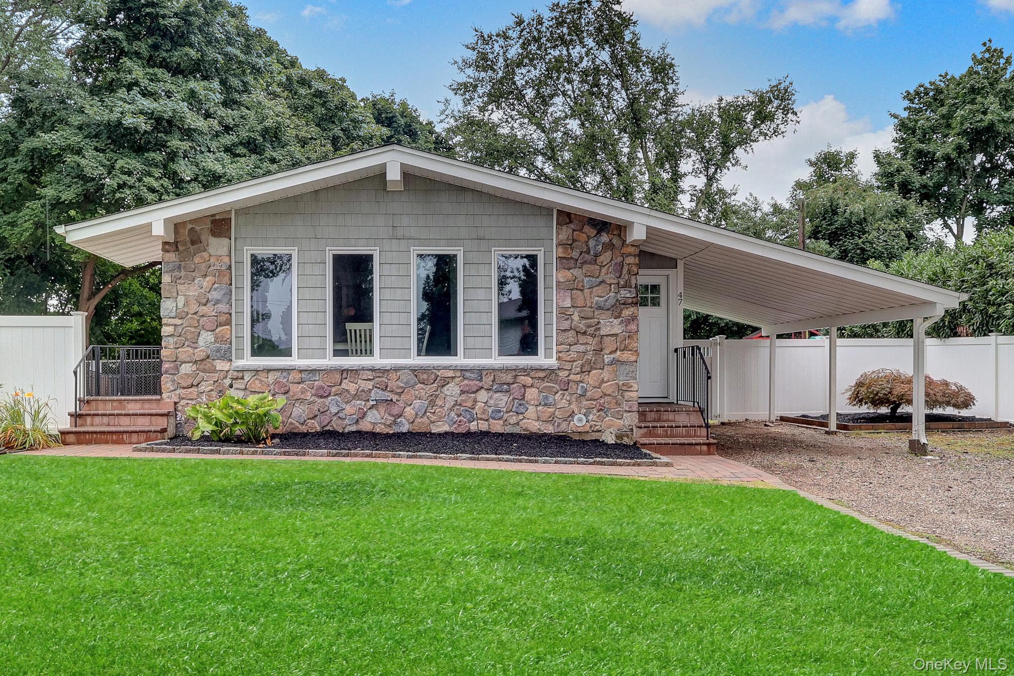 47 Hayrick Lane, Commack