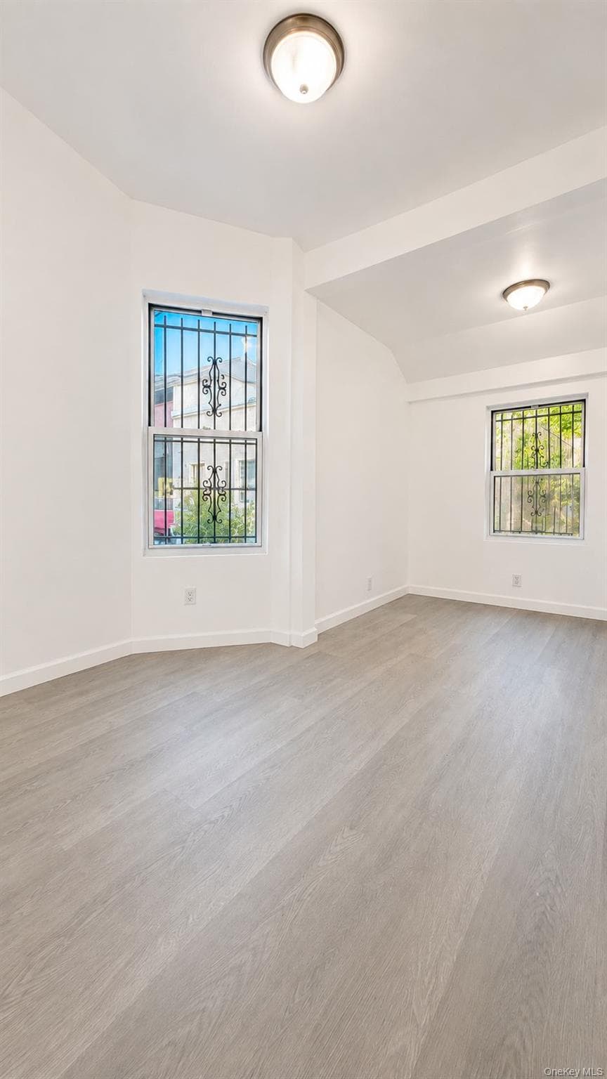 927 Summit Avenue thumbnail 15