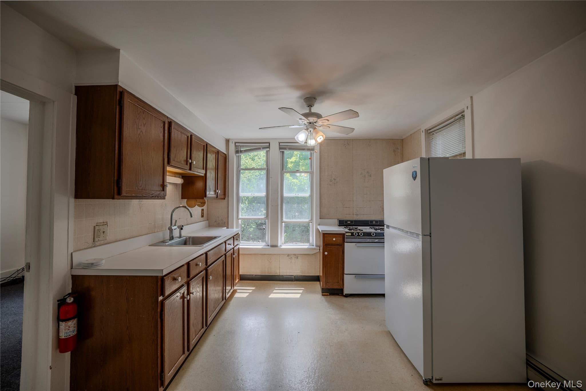 56-58 Vineyard Avenue thumbnail 17