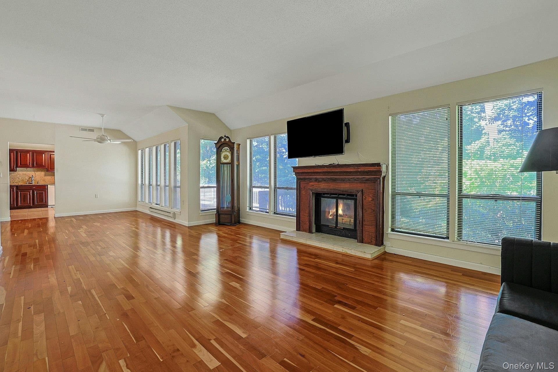 569 Heritage Hills Dr HLS Unit: B thumbnail 3