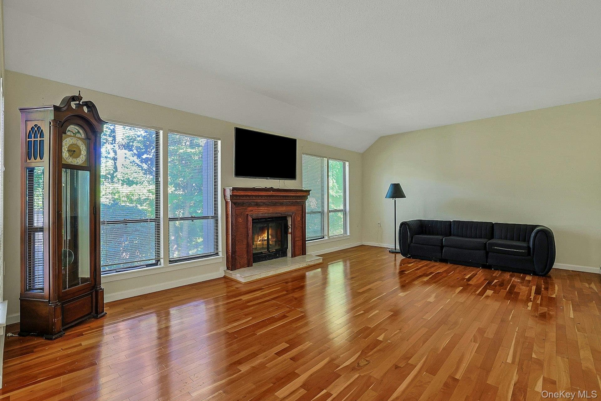 569 Heritage Hills Dr HLS Unit: B thumbnail 2