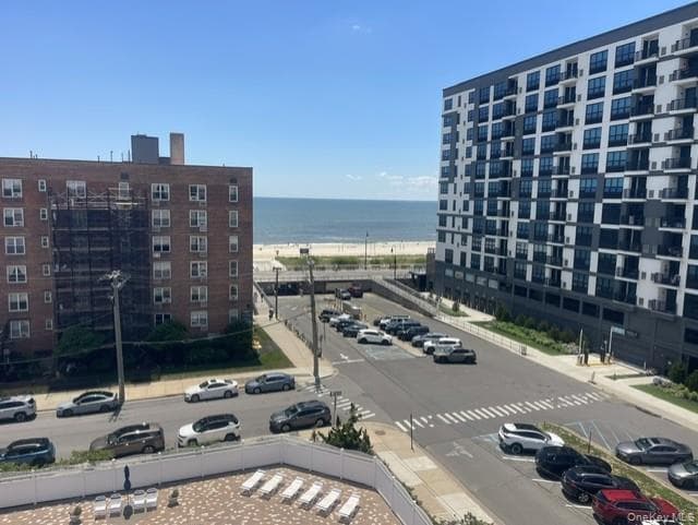 210 E Broadway Unit: 6L thumbnail 2