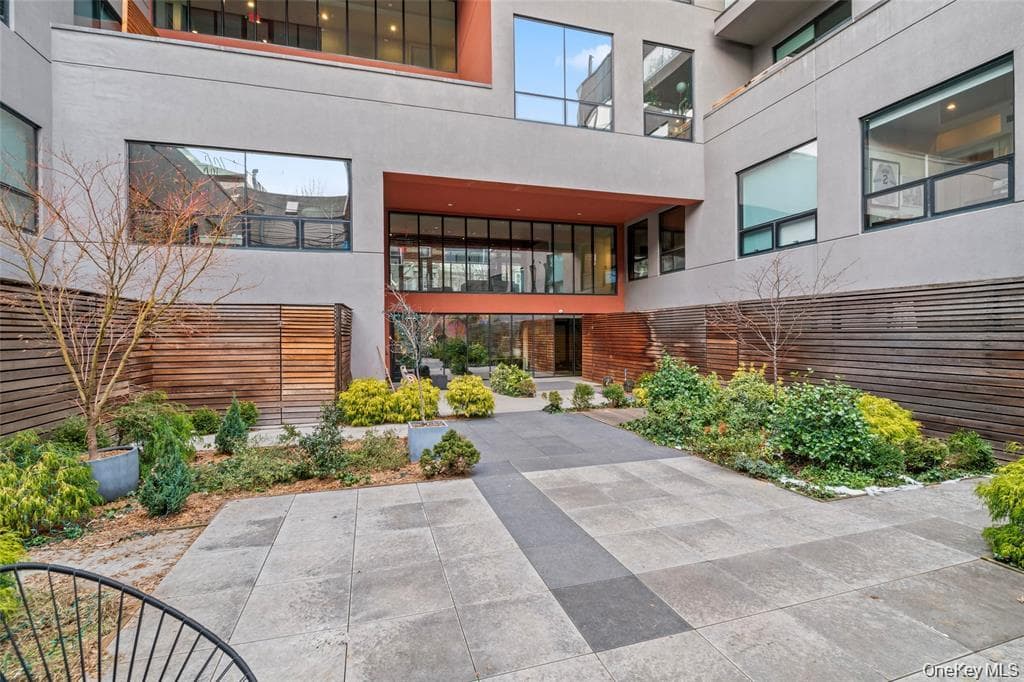 850 Metropolitan Avenue Unit: 1E thumbnail 14