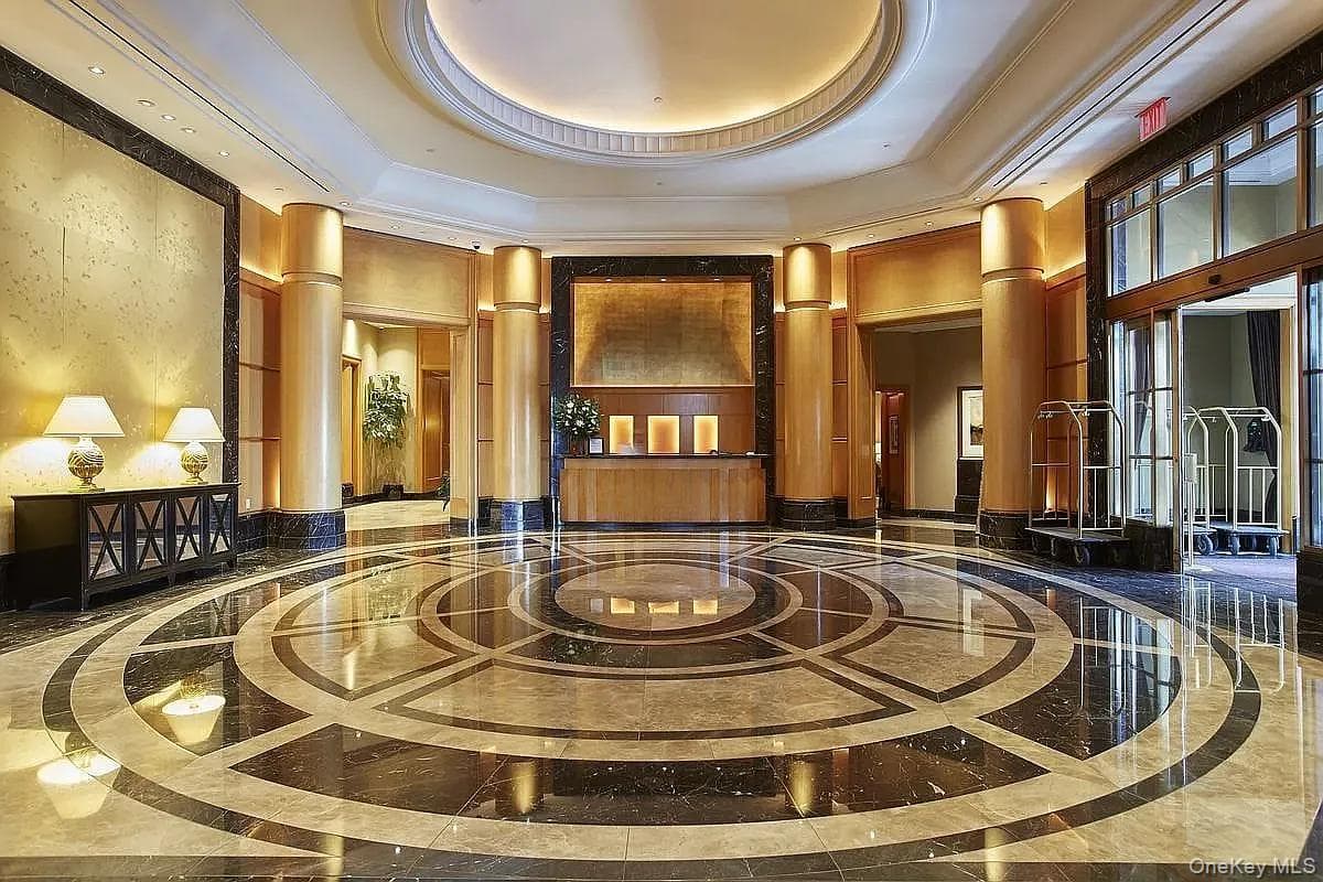220 Riverside Boulevard Unit: 19L thumbnail 2