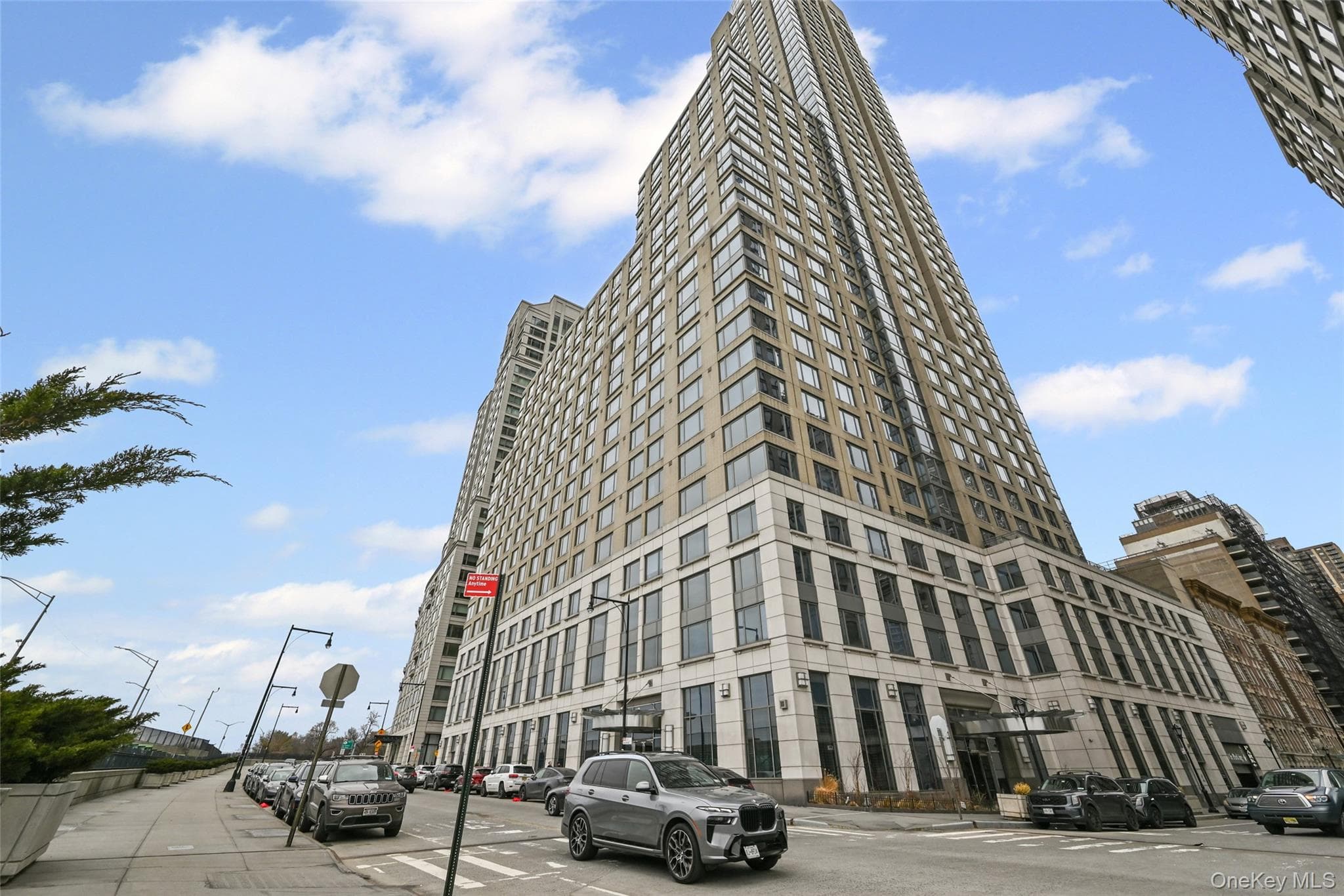 220 Riverside Boulevard Unit: 19L photo 1