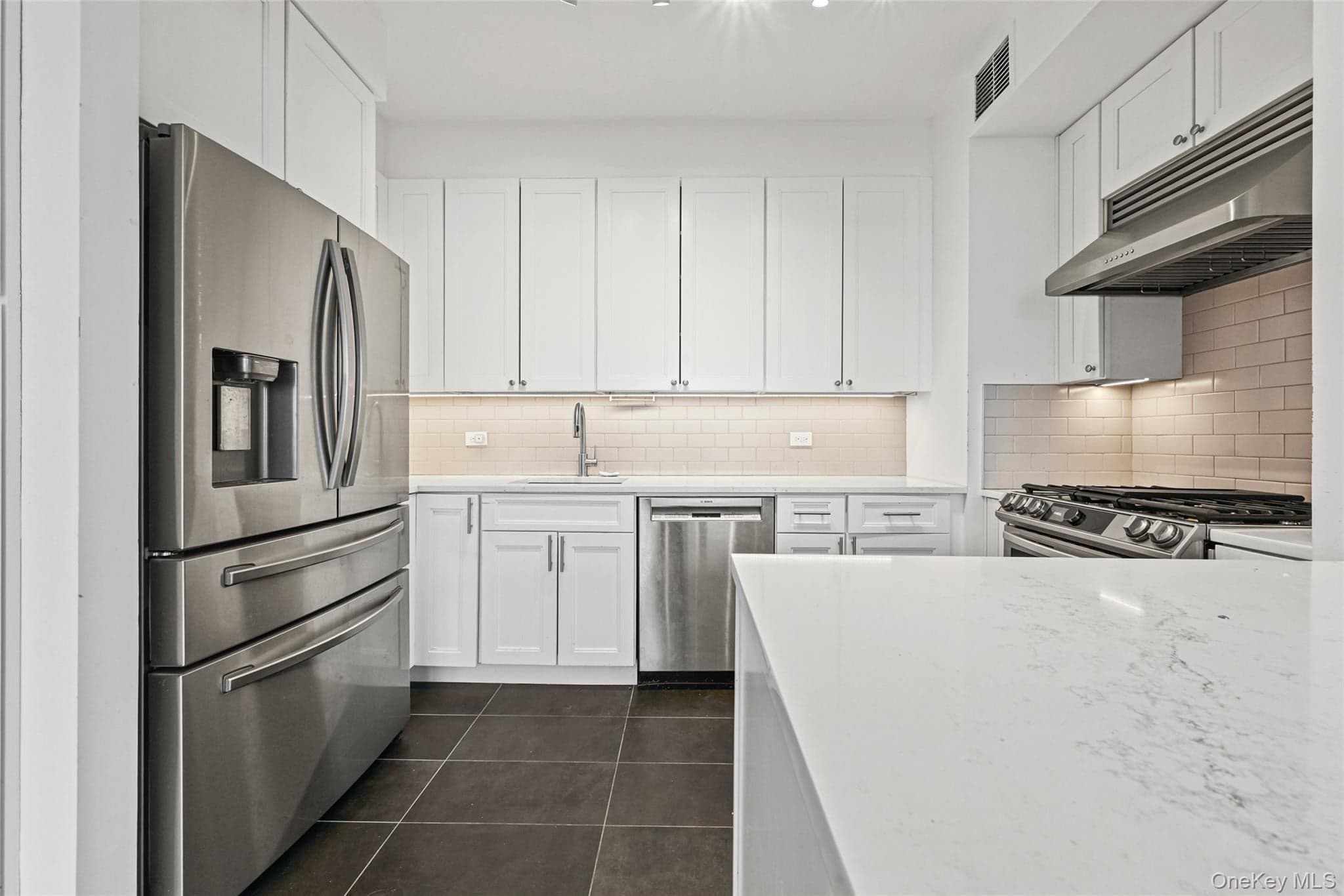 220 Riverside Boulevard Unit: 19L thumbnail 13