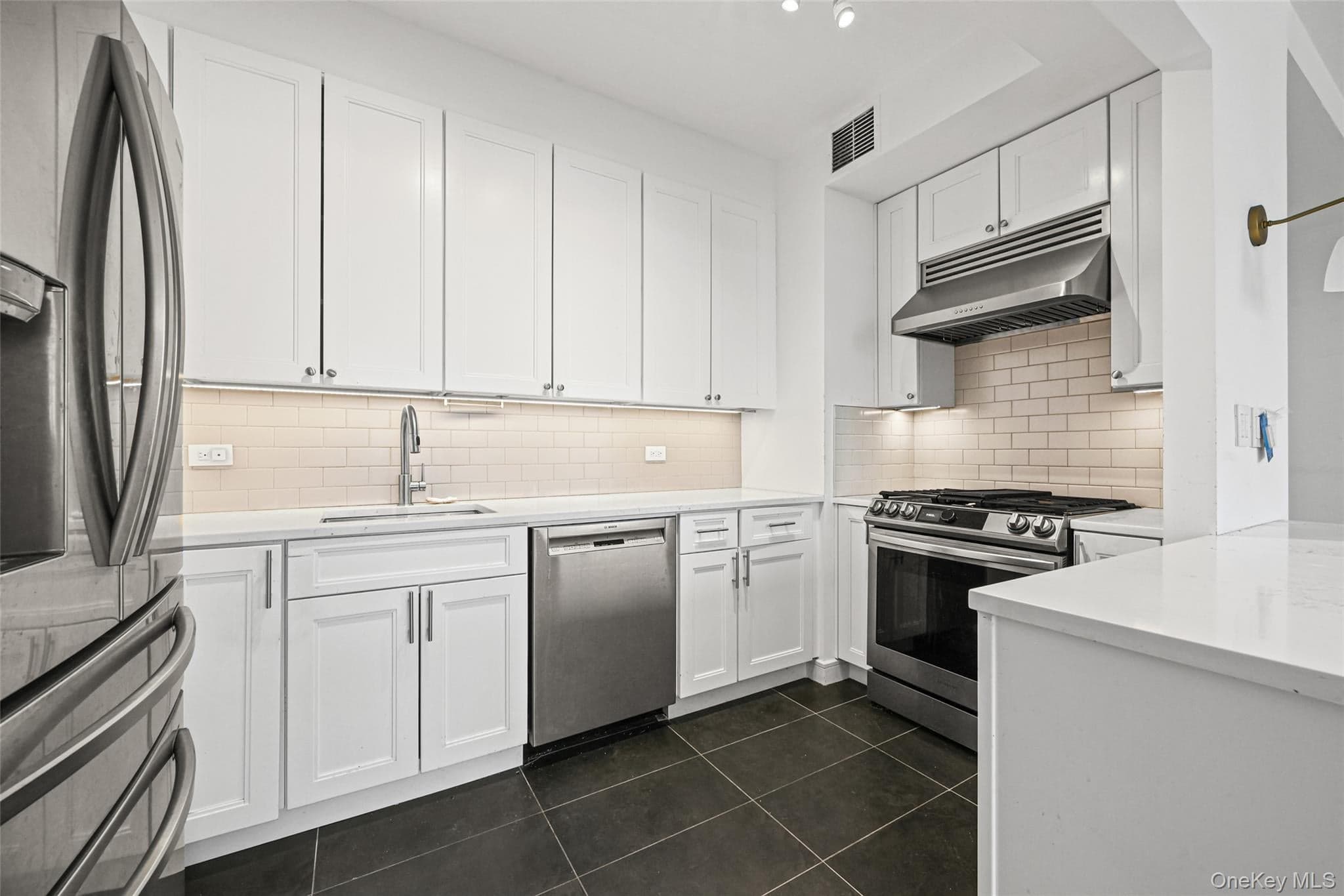 220 Riverside Boulevard Unit: 19L thumbnail 14