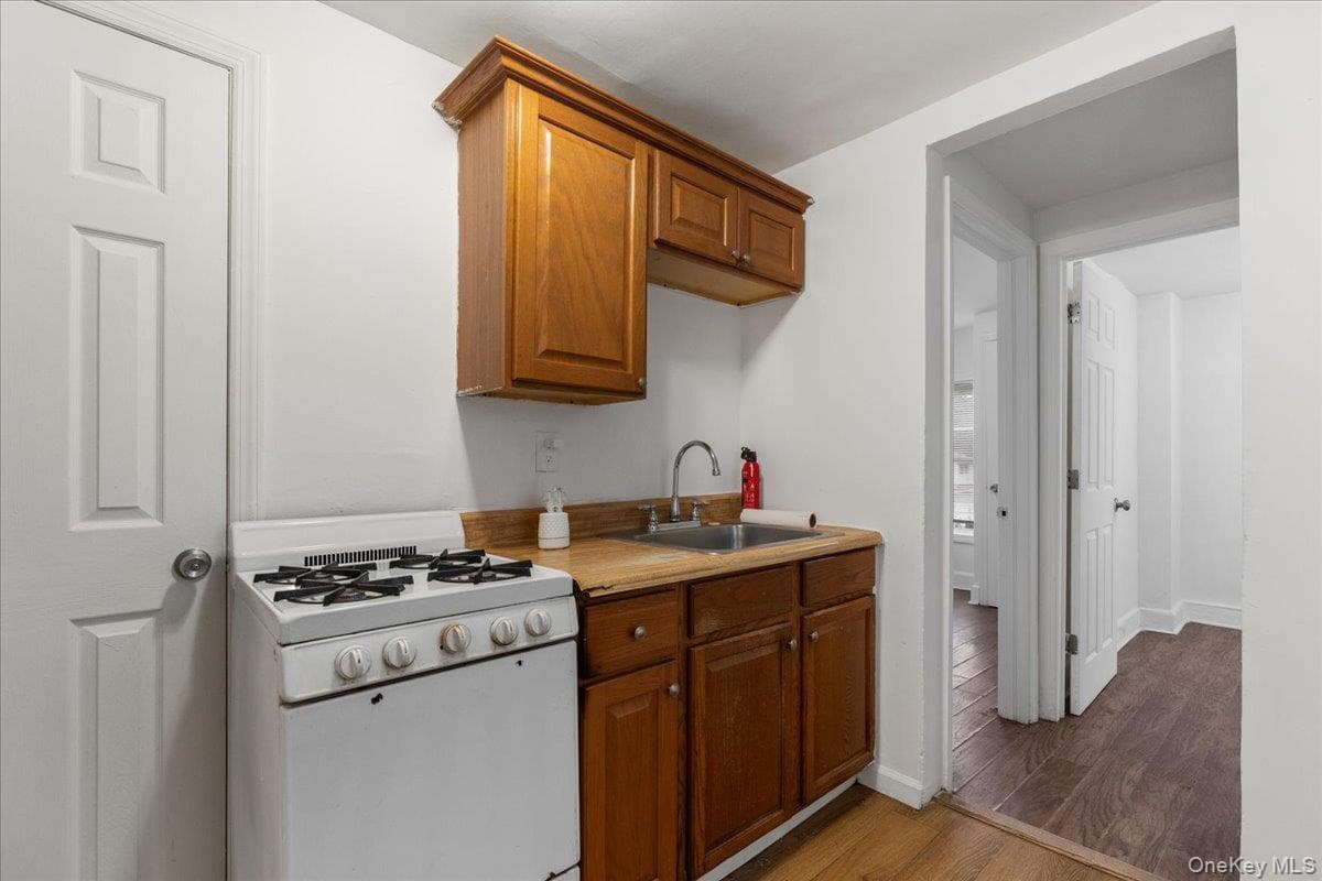 64 Stewart Avenue thumbnail 6