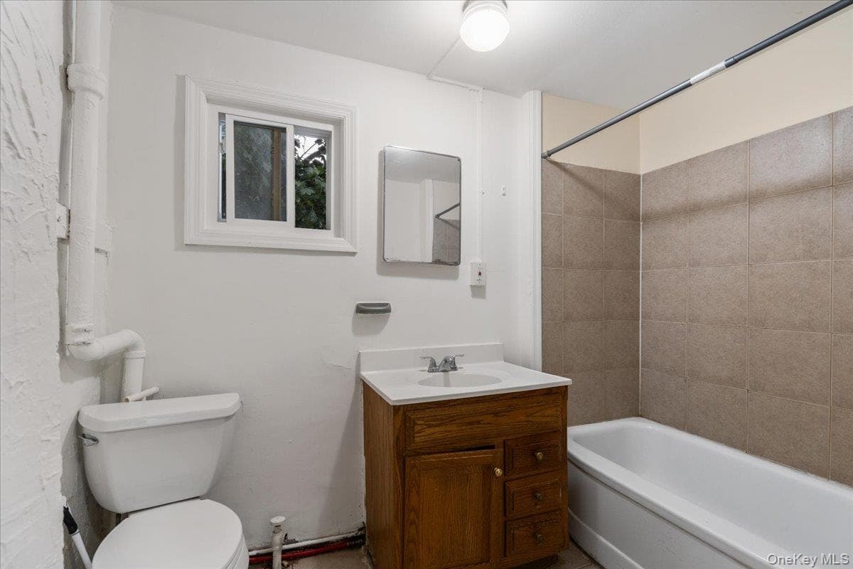 64 Stewart Avenue thumbnail 10