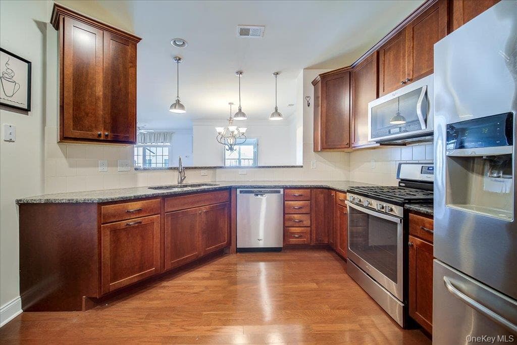 732 Regency Drive thumbnail 14
