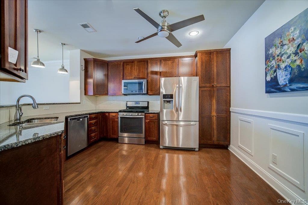 732 Regency Drive thumbnail 12