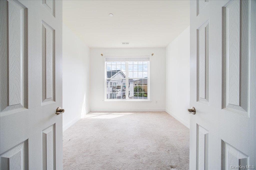 732 Regency Drive thumbnail 22