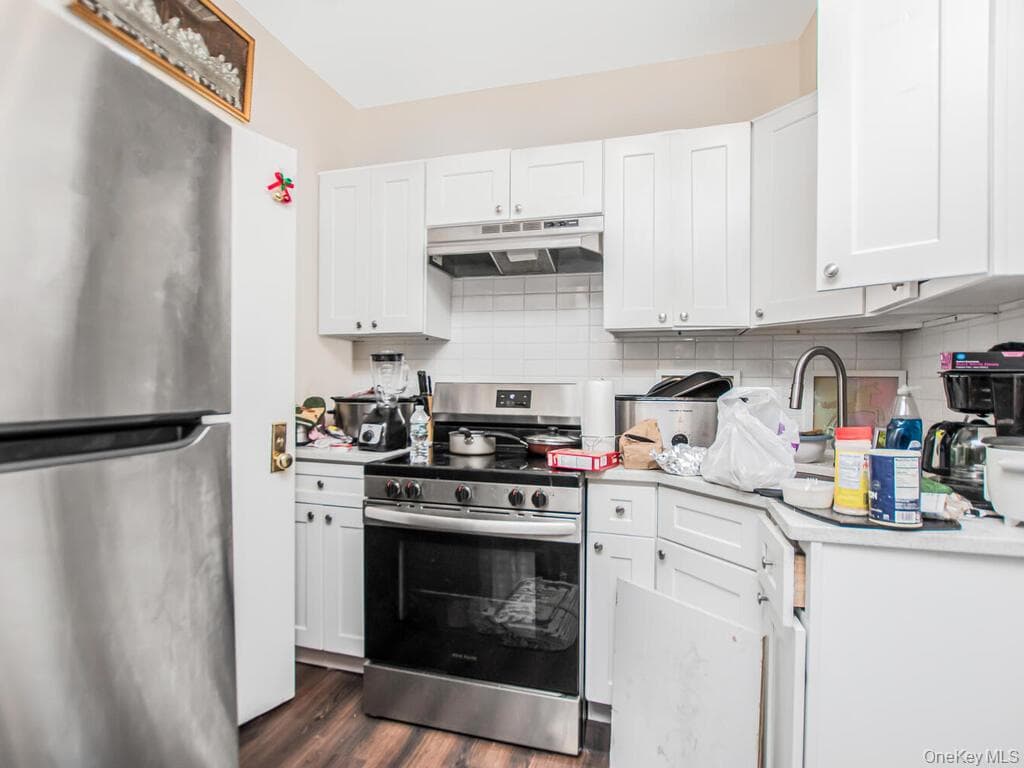1406 White Plains Road thumbnail 14