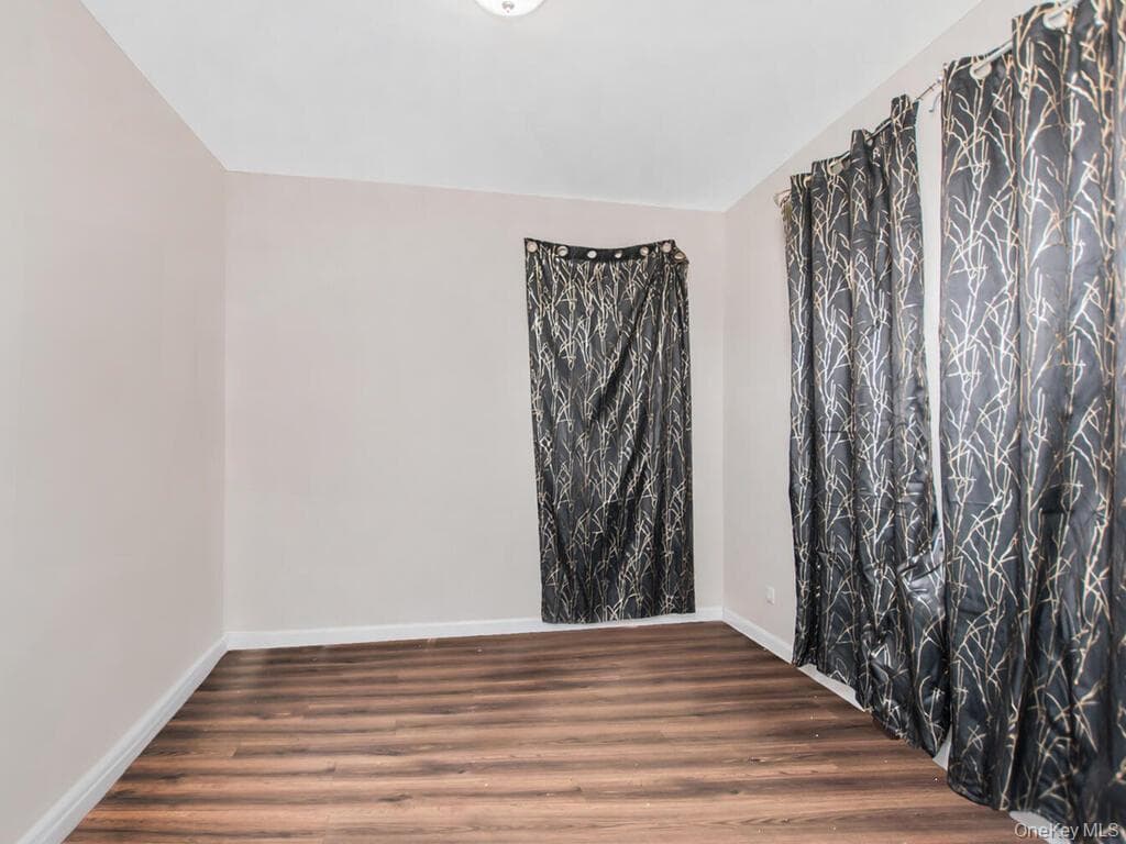 1406 White Plains Road thumbnail 29
