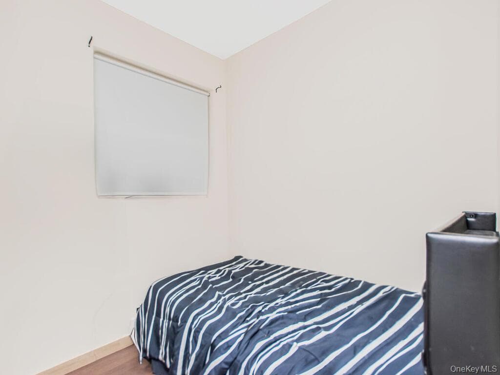 1406 White Plains Road thumbnail 31