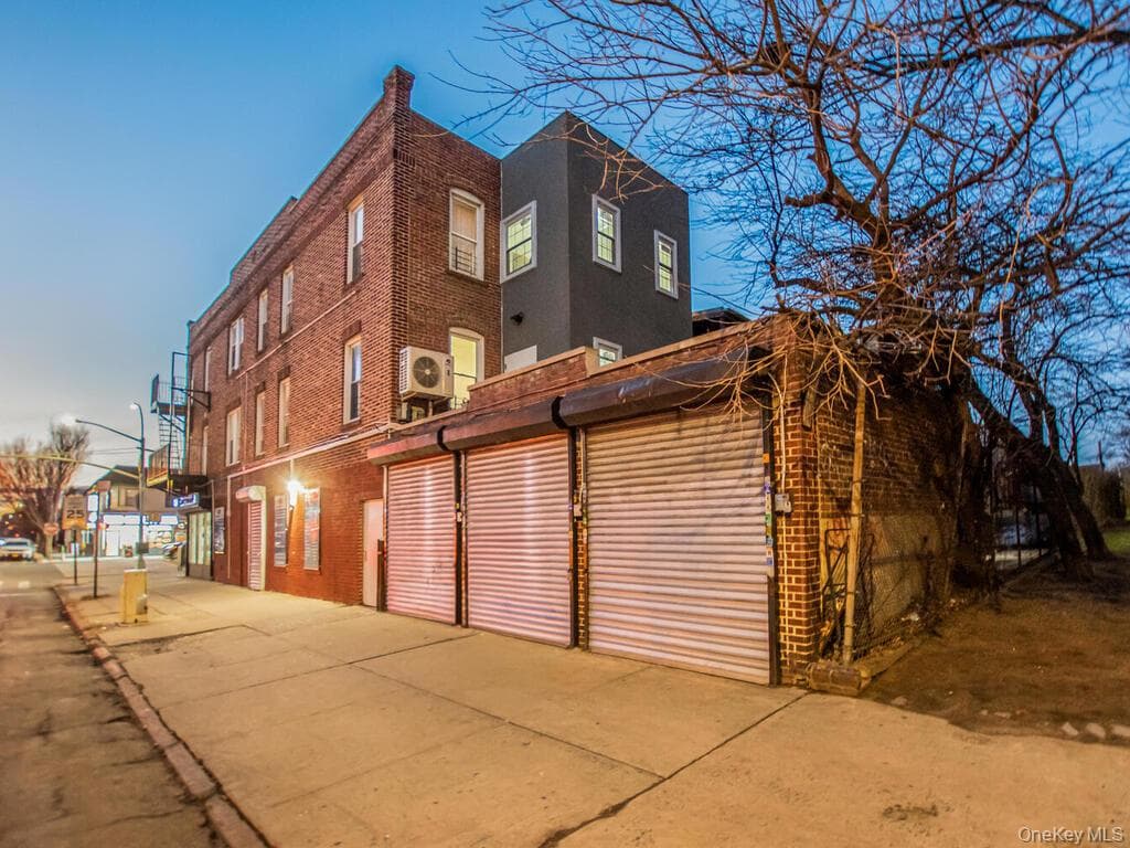 1406 White Plains Road thumbnail 27