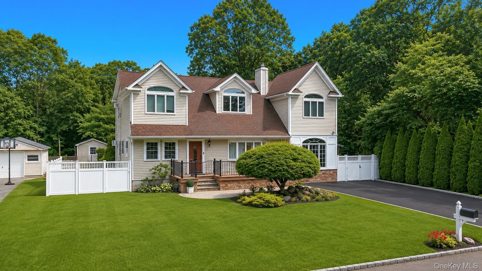 19 Joan Road photo 1