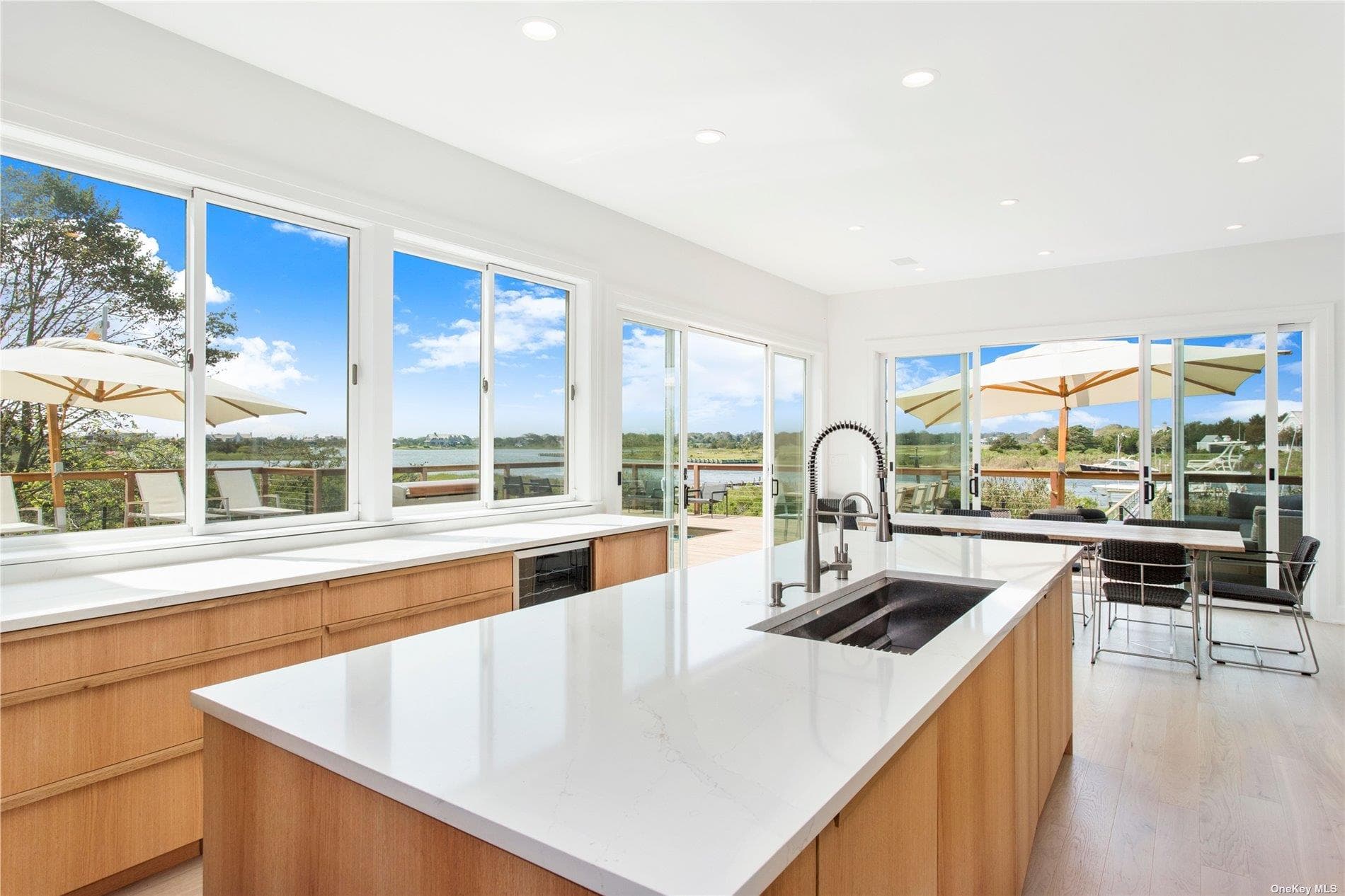 157 Dune Road thumbnail 11