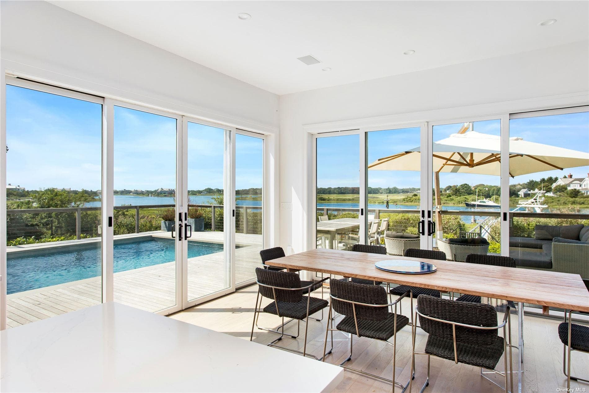 157 Dune Road thumbnail 12