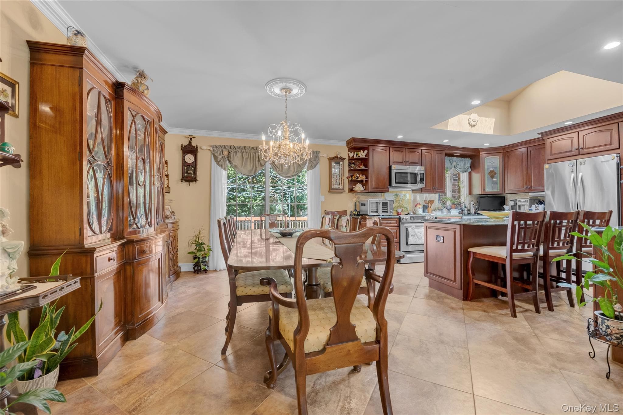 936 Stratford Court thumbnail 7