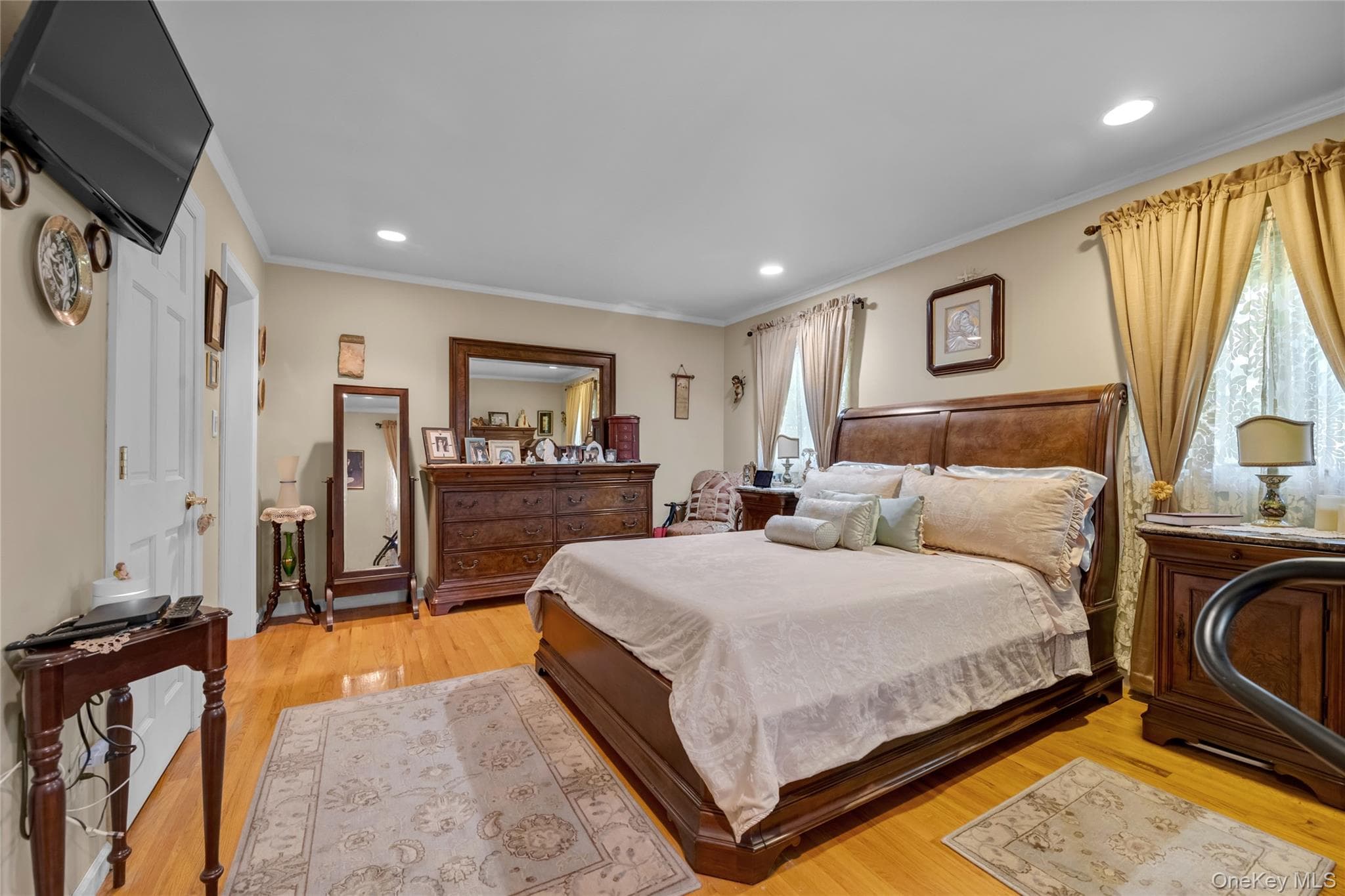 936 Stratford Court thumbnail 11