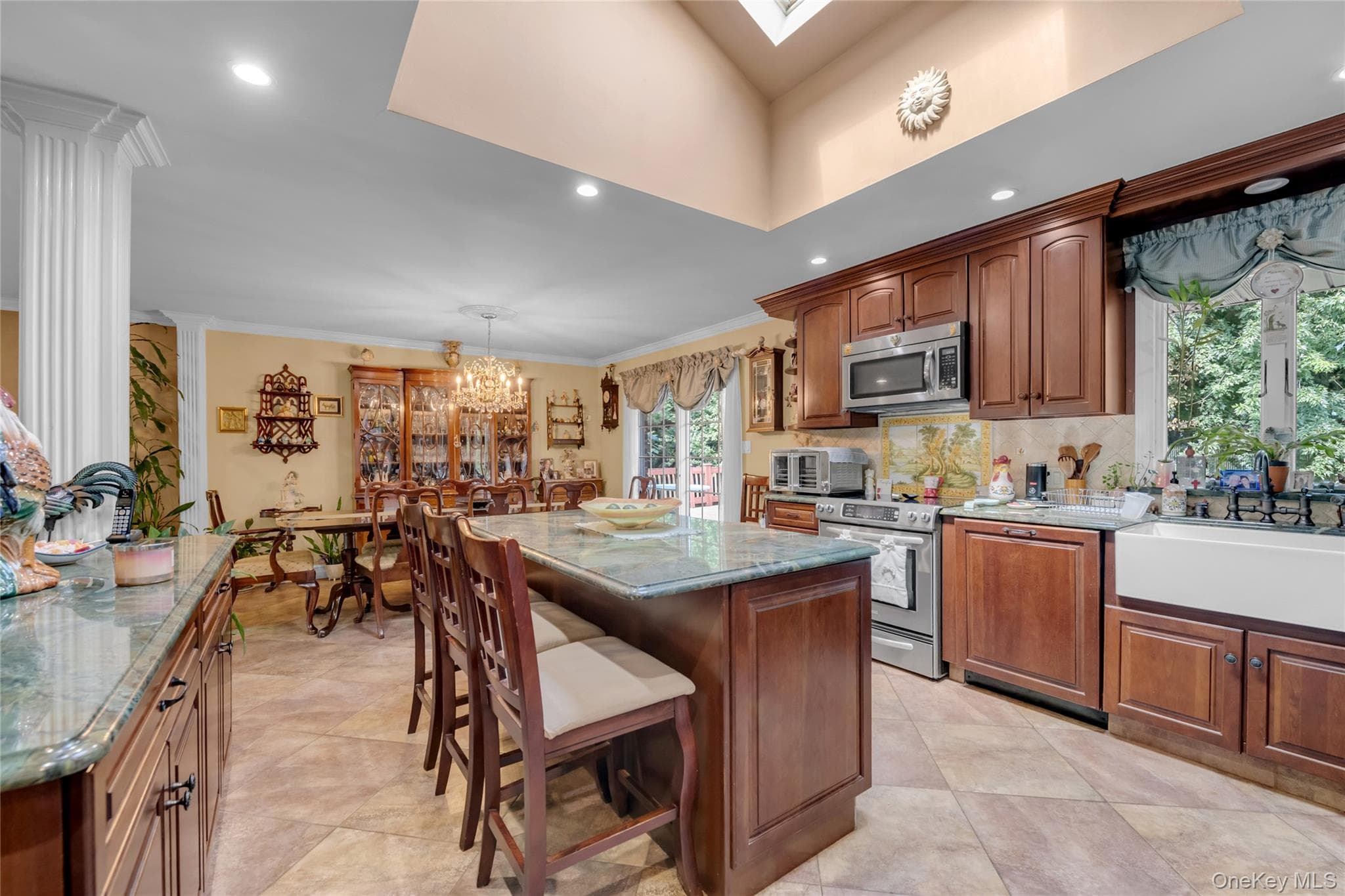 936 Stratford Court thumbnail 8