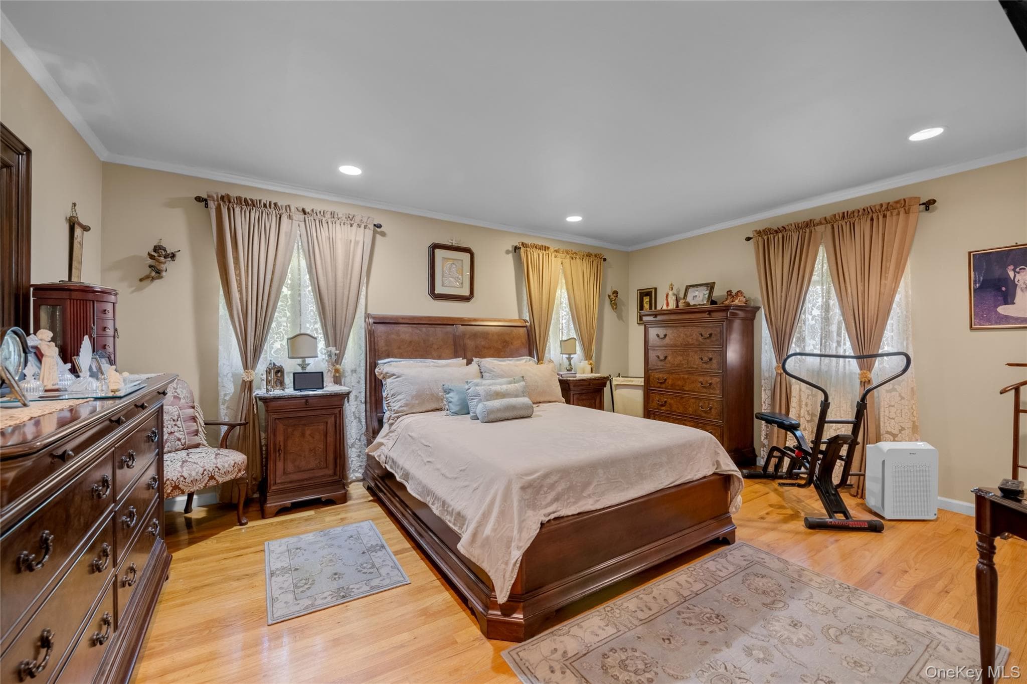 936 Stratford Court thumbnail 10
