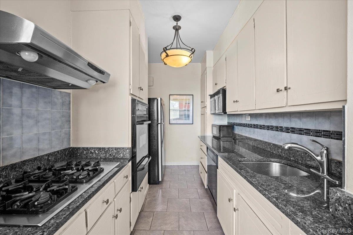 555 Kappock Street Unit: 2T thumbnail 5