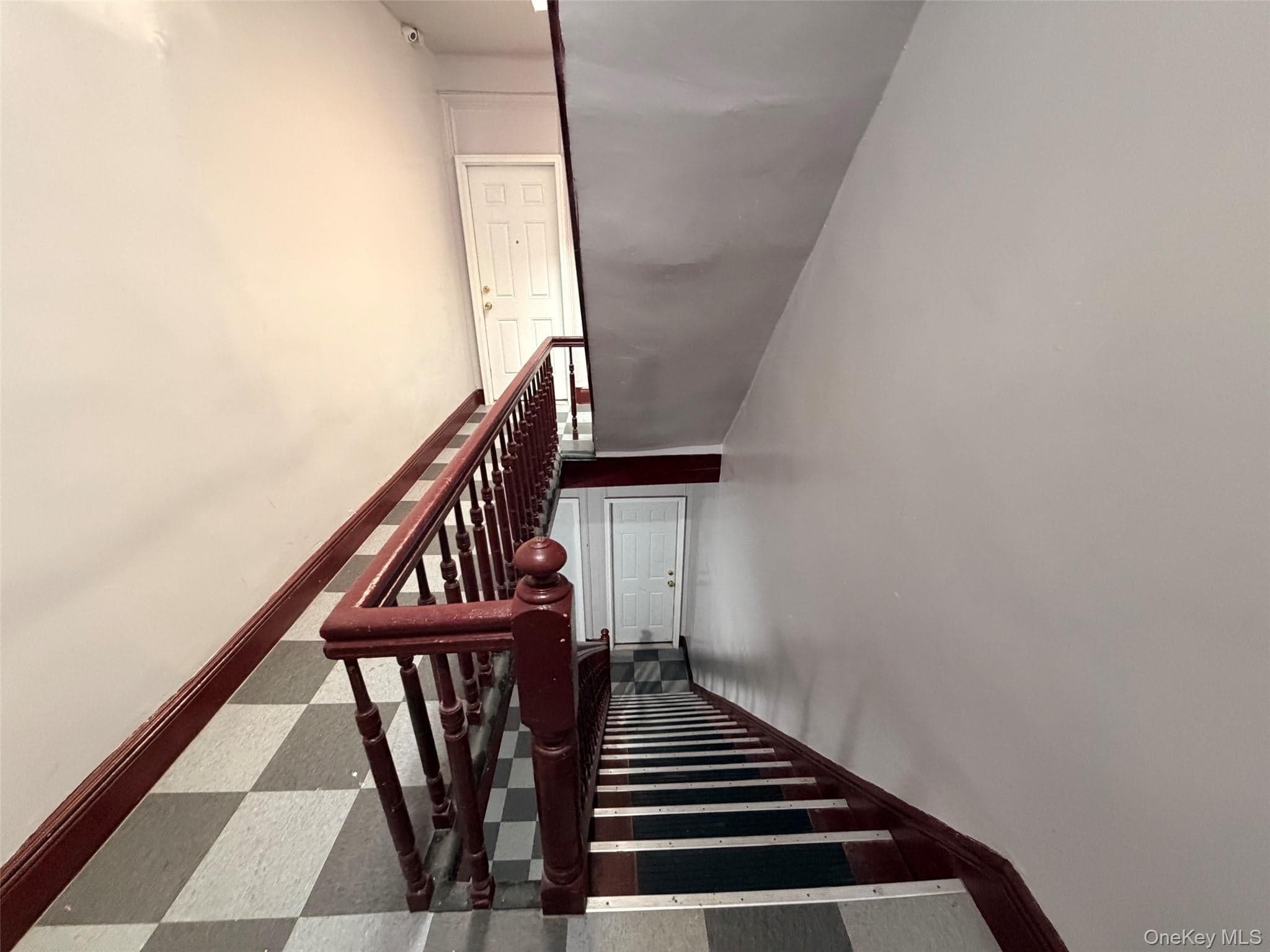 433 Wyona Street thumbnail 11