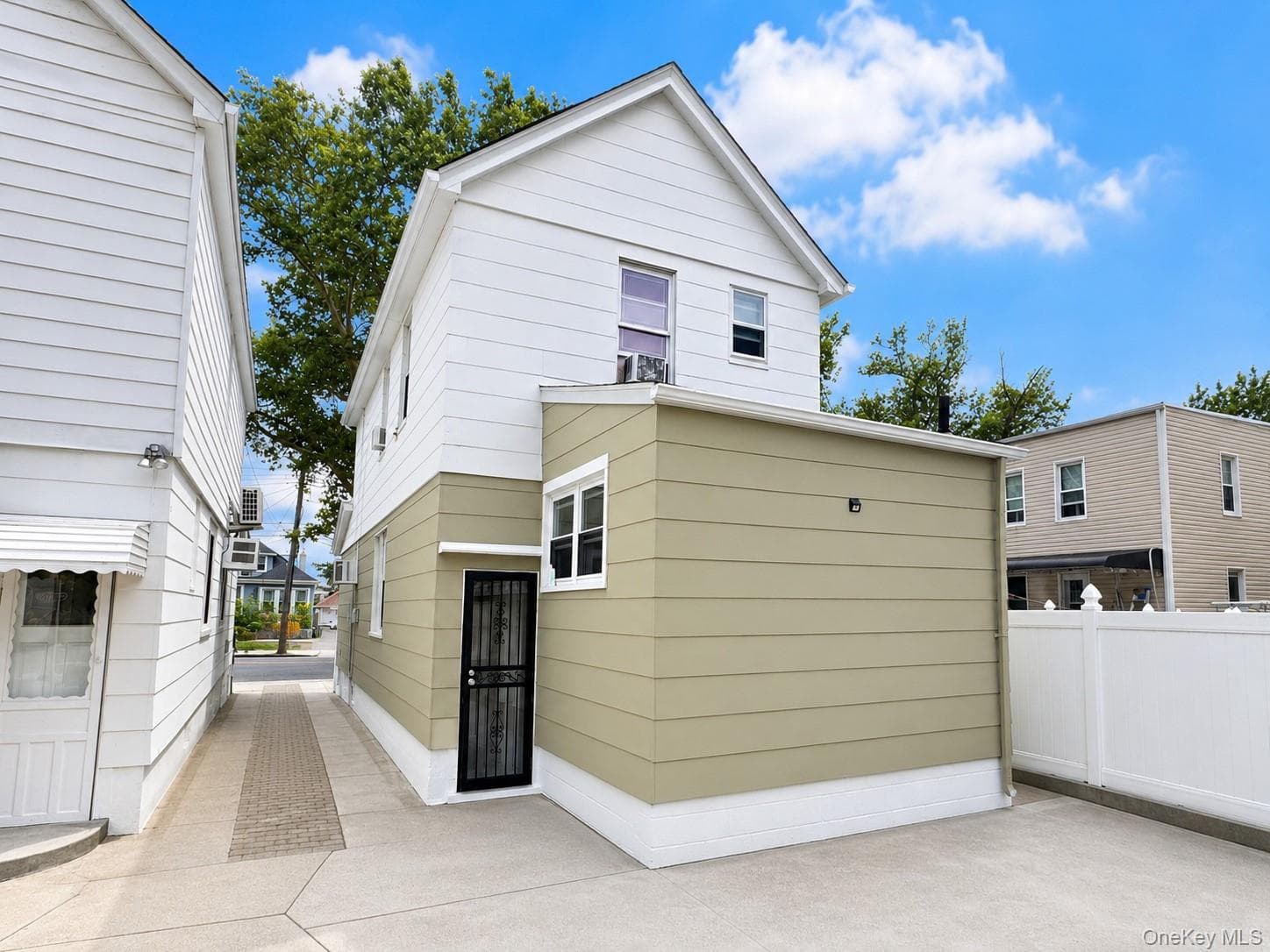 10713 Sutter Avenue thumbnail 3