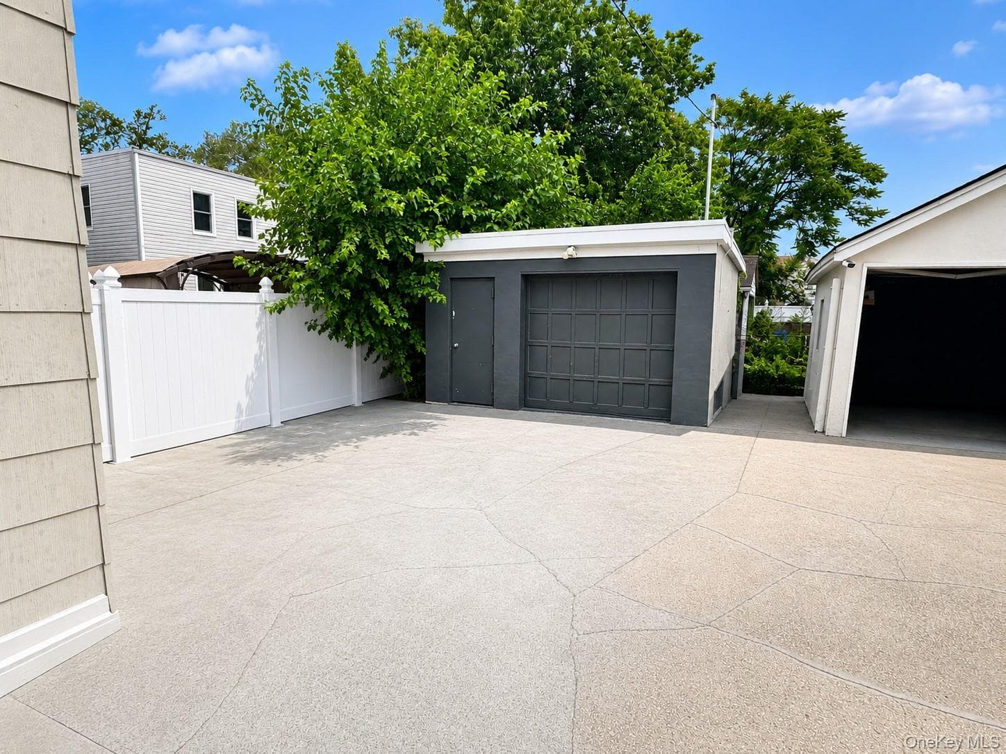 10713 Sutter Avenue thumbnail 4