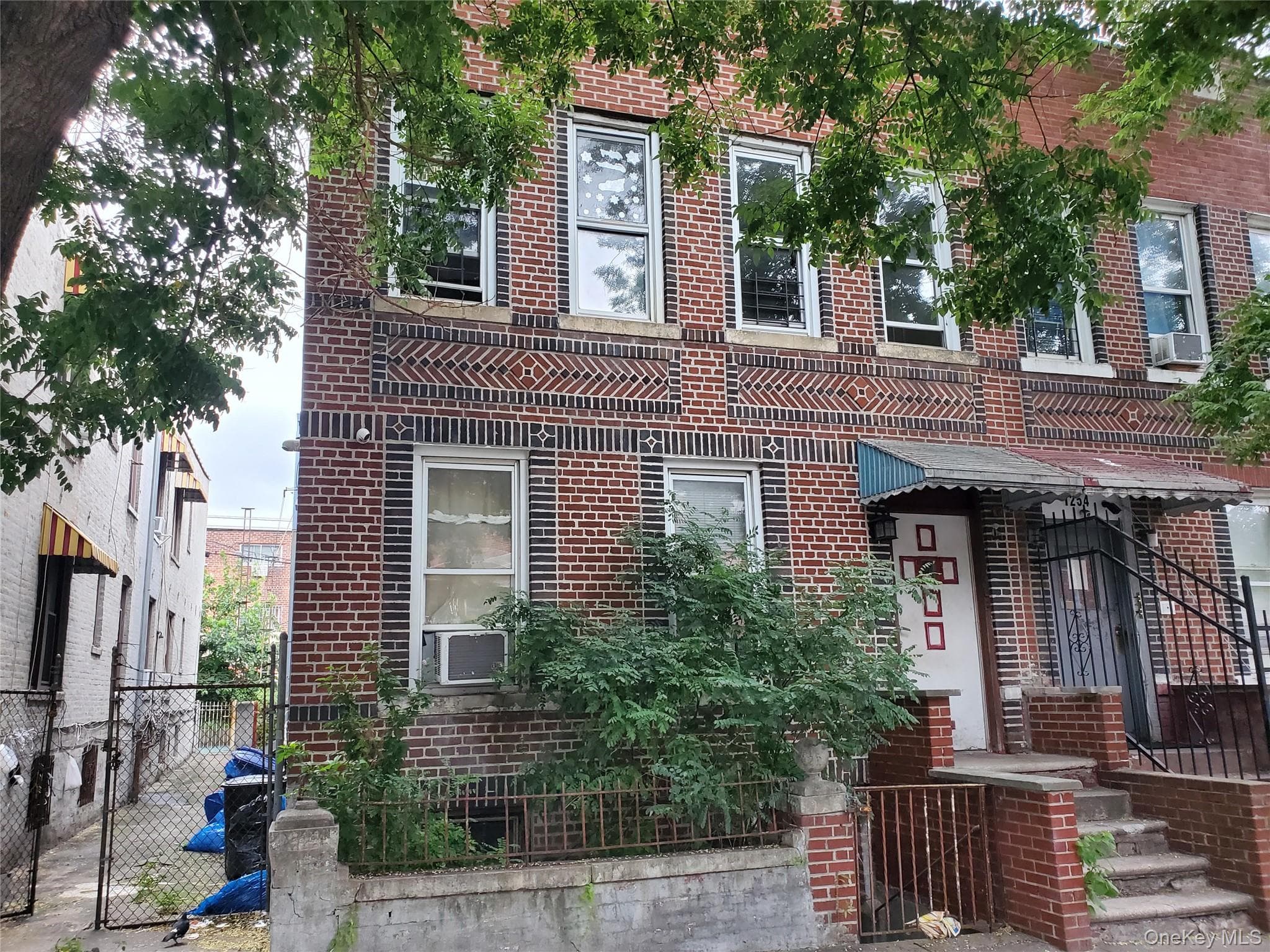 1256 Noble Avenue thumbnail 3