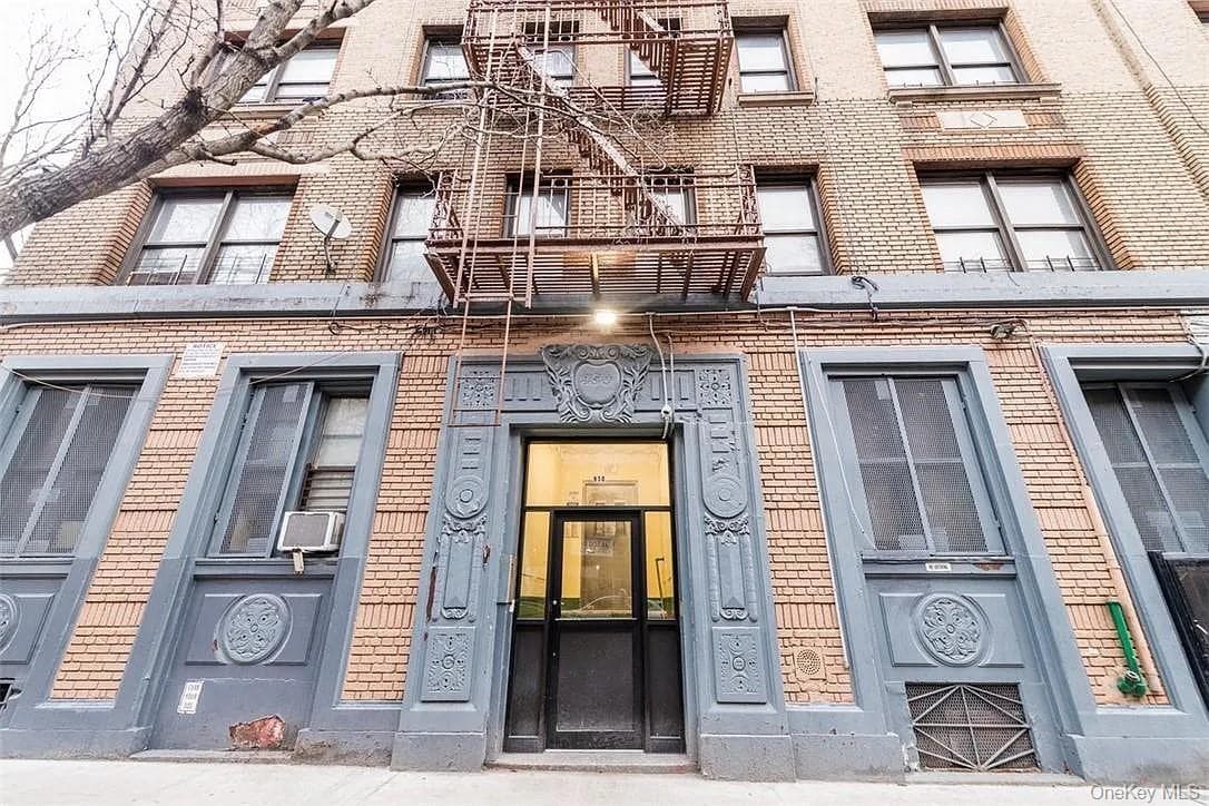 950 Hoe Avenue Unit: 2B photo 1