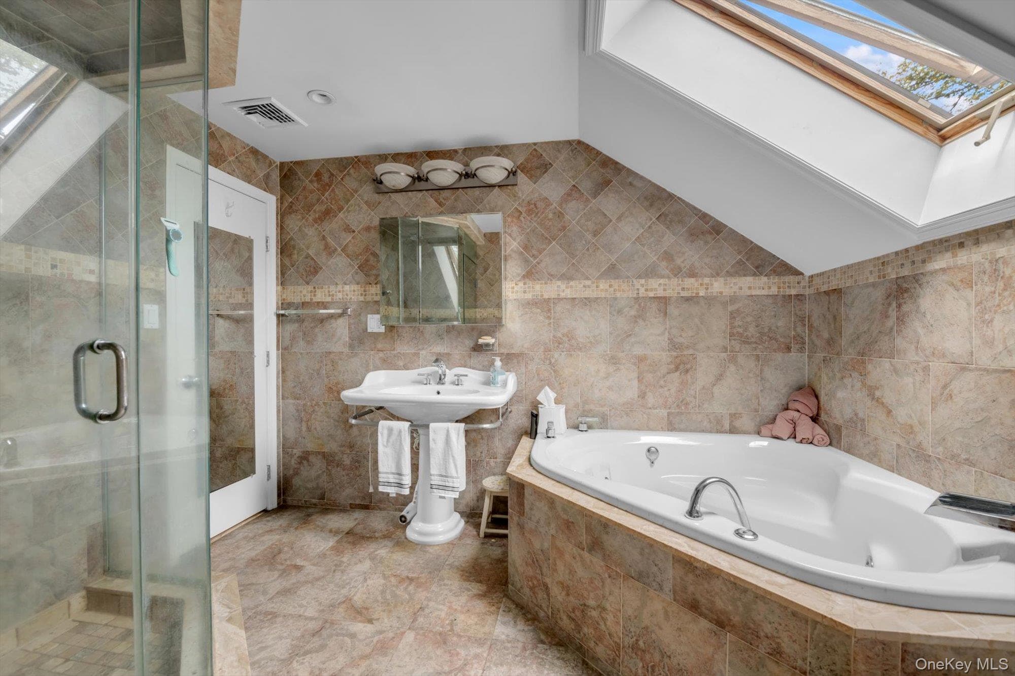 1361 Boxwood Drive thumbnail 20