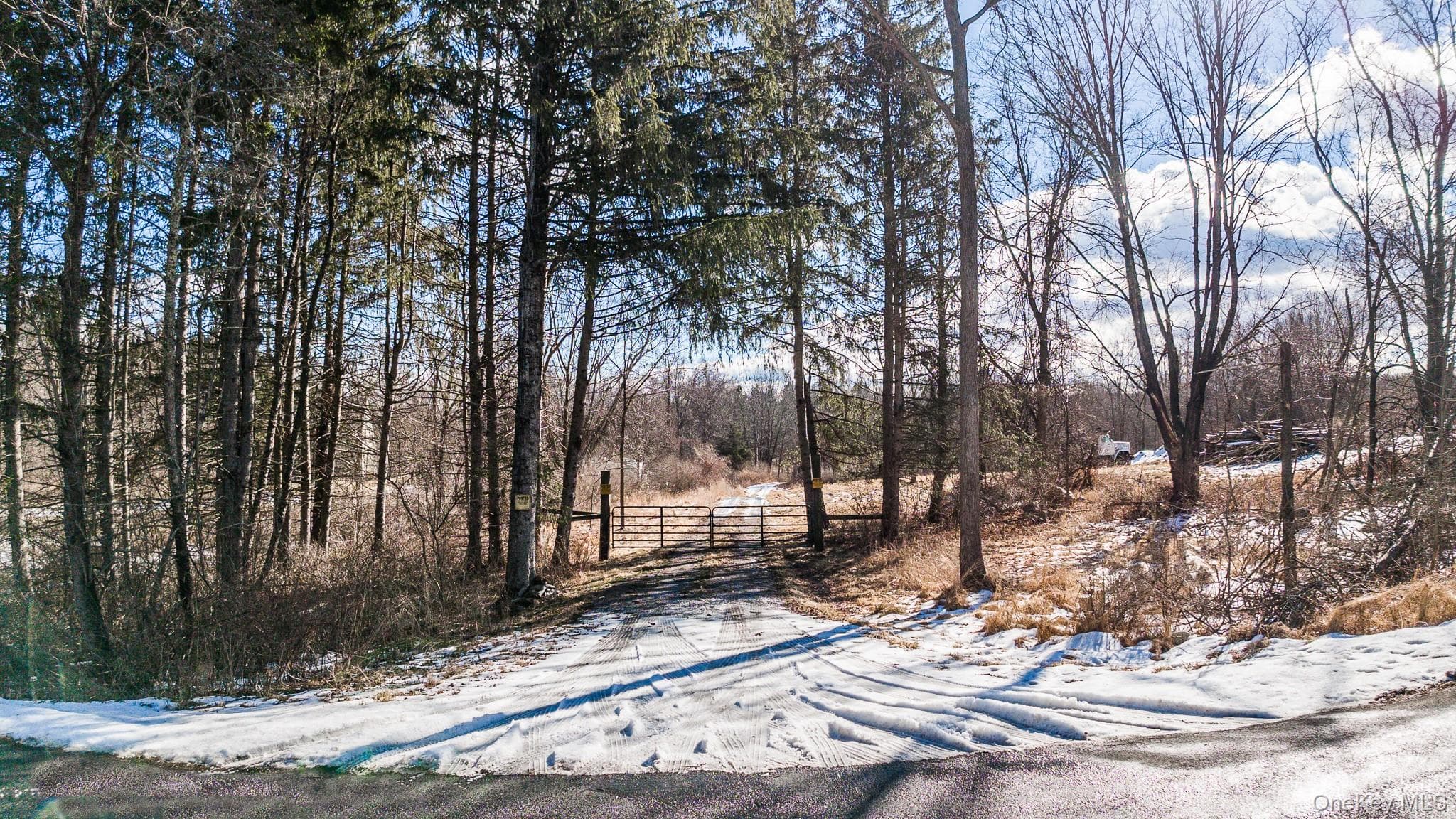 64 Seaman Road, Middletown